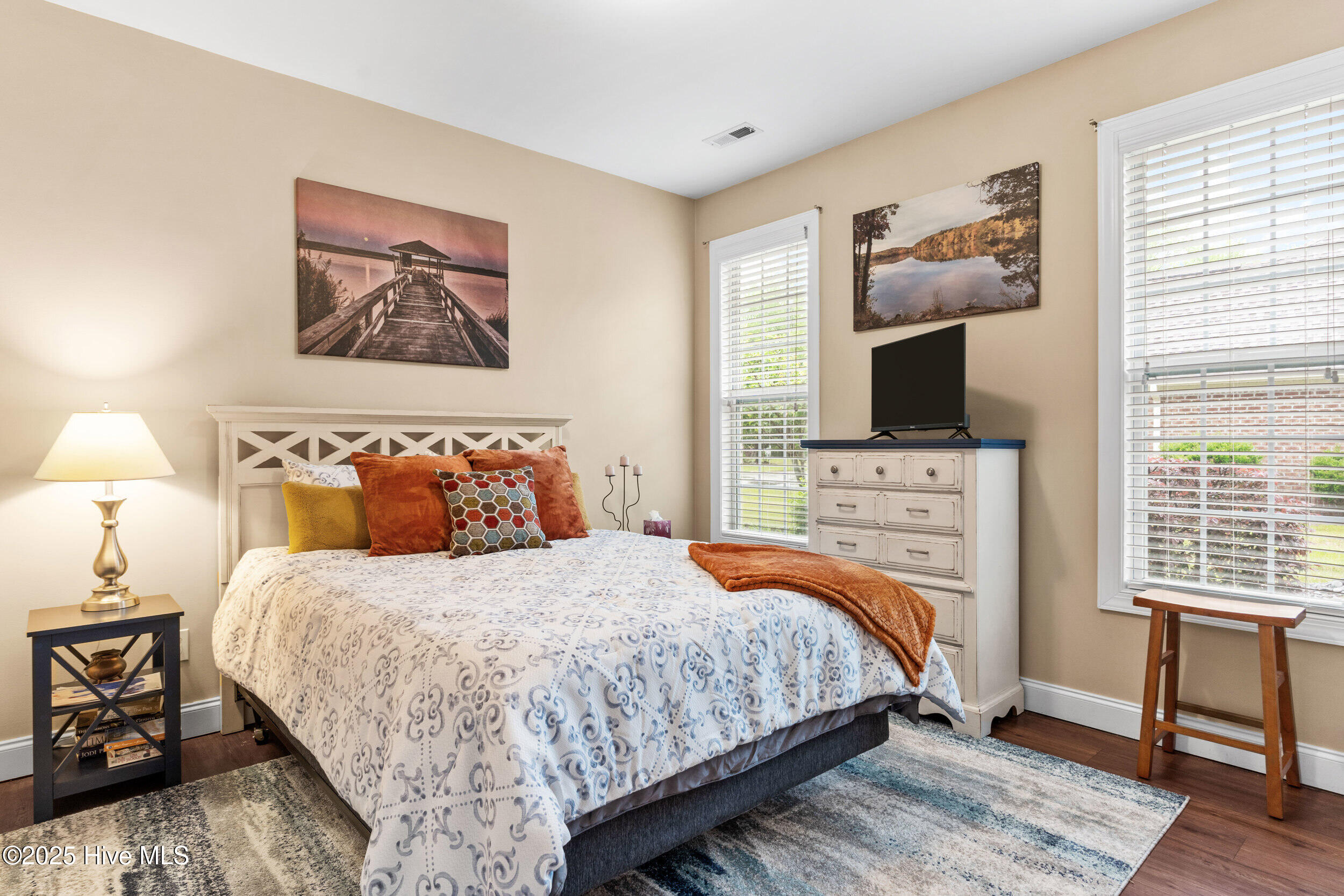 100506043 | Photo 27