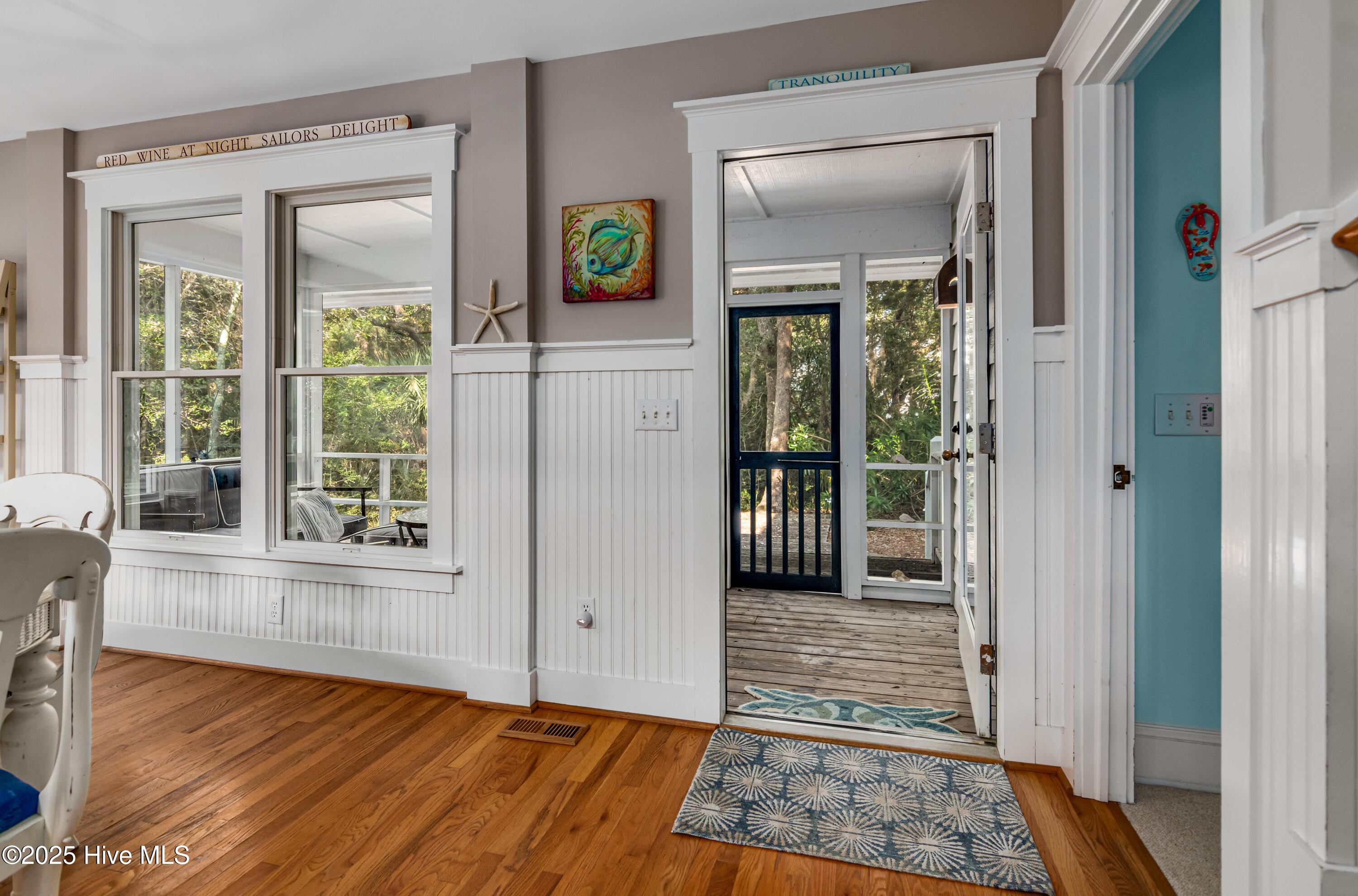 100510045 | Photo 31