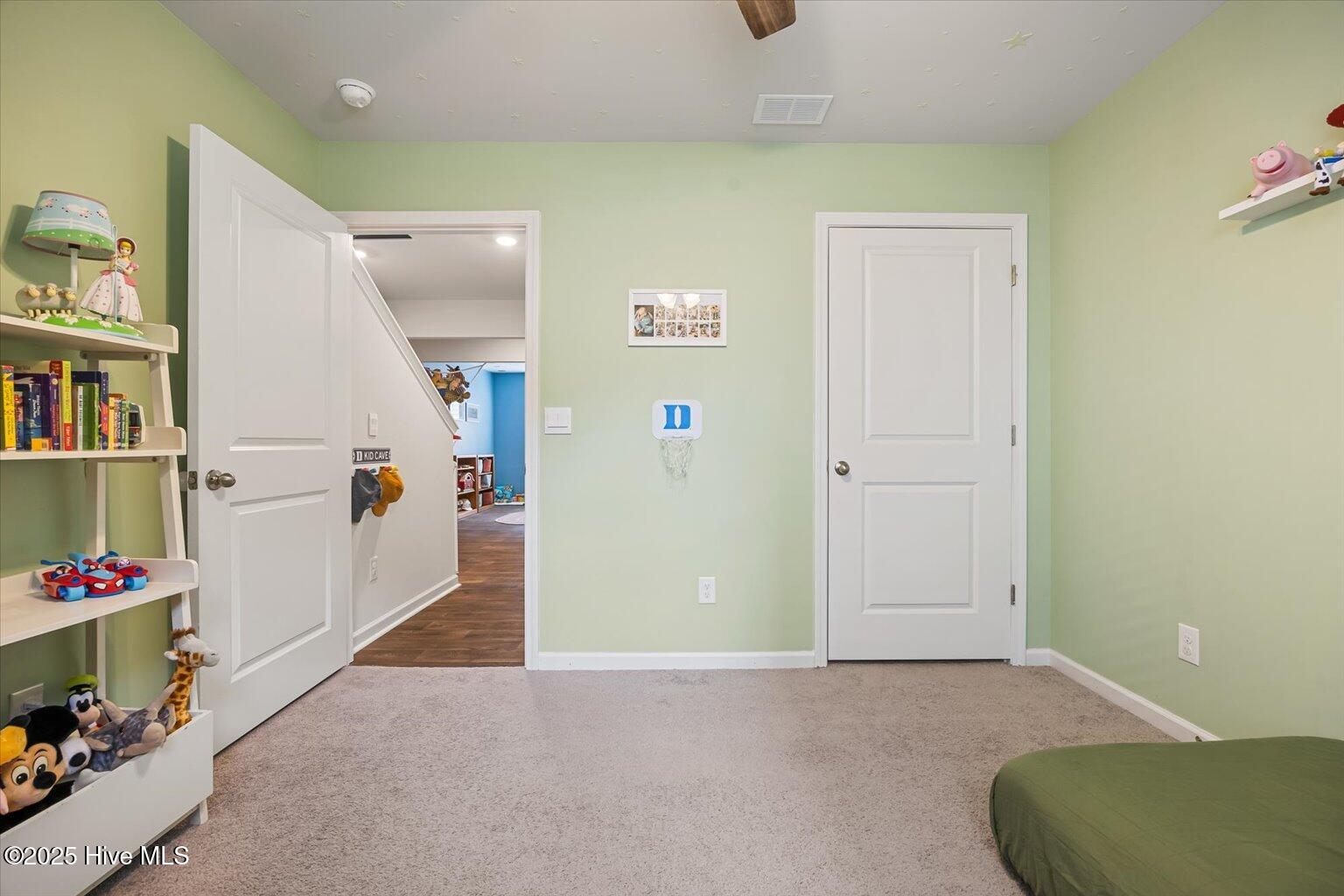 100525713 | Photo 36