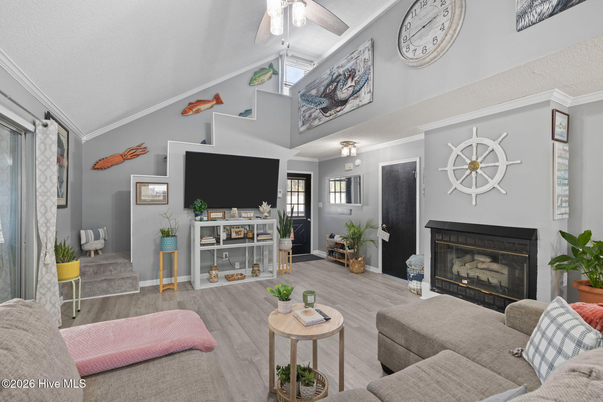 100553016 | Photo 15