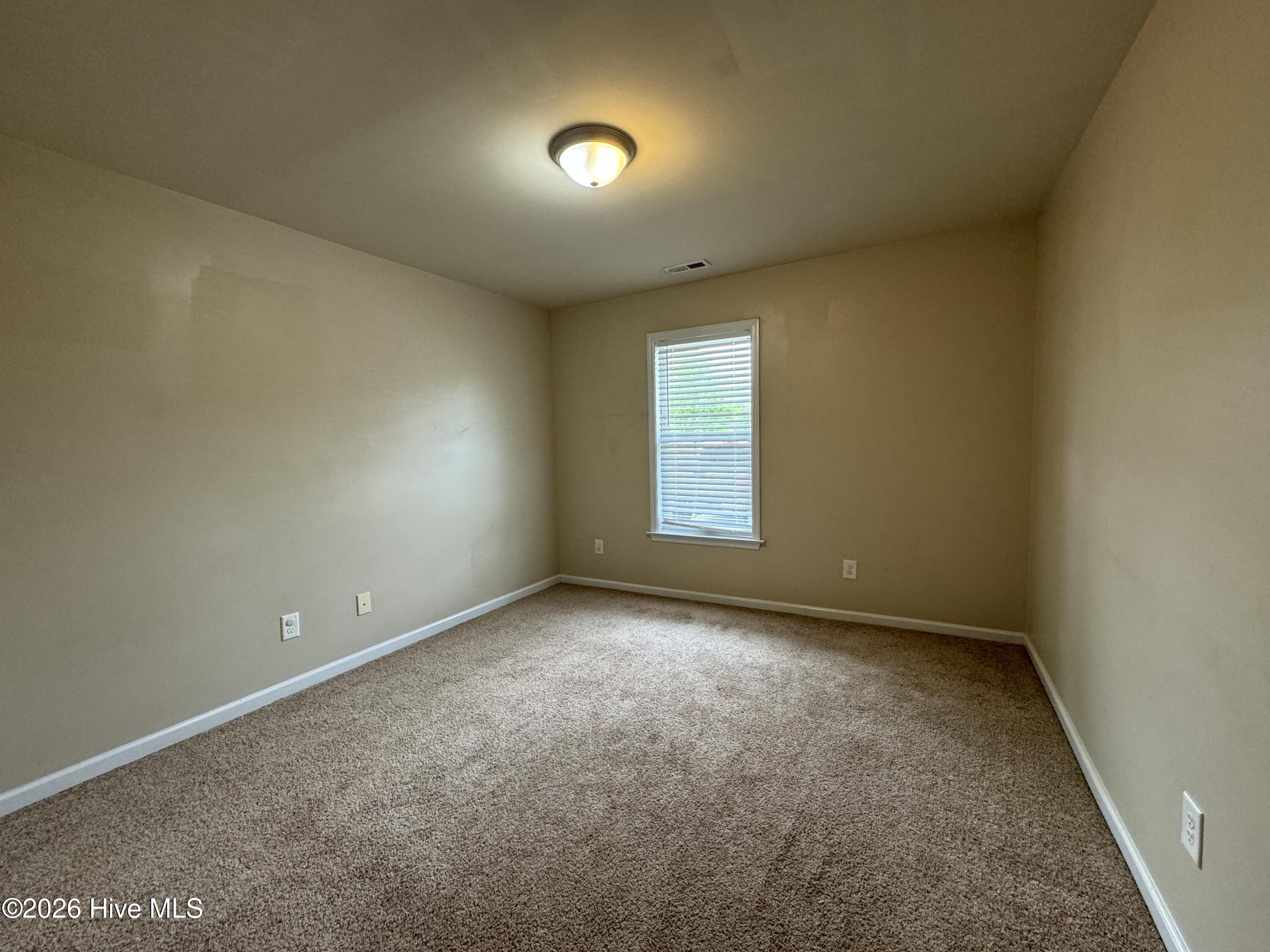 100567130 | Photo 14