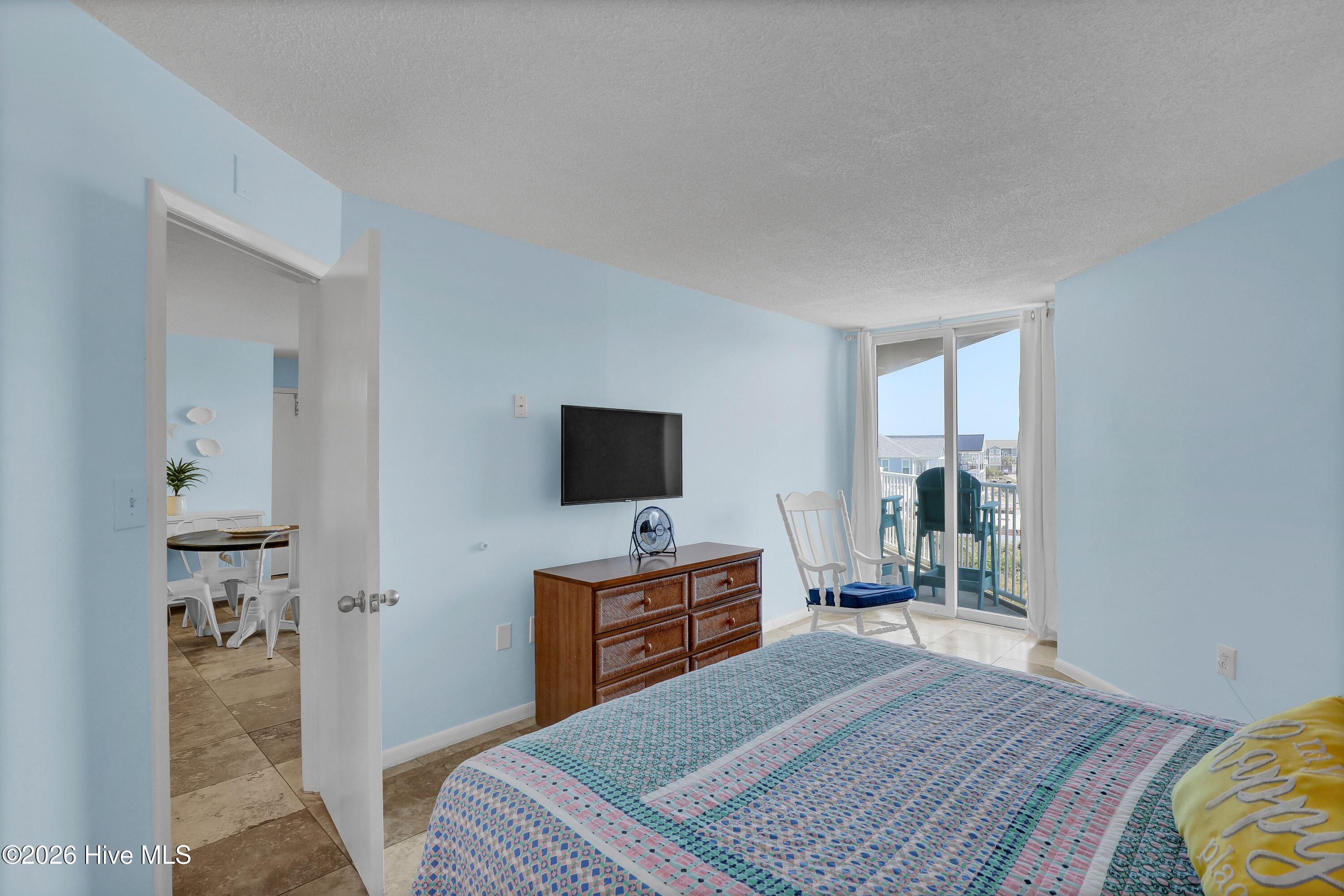 100565248 | Photo 17