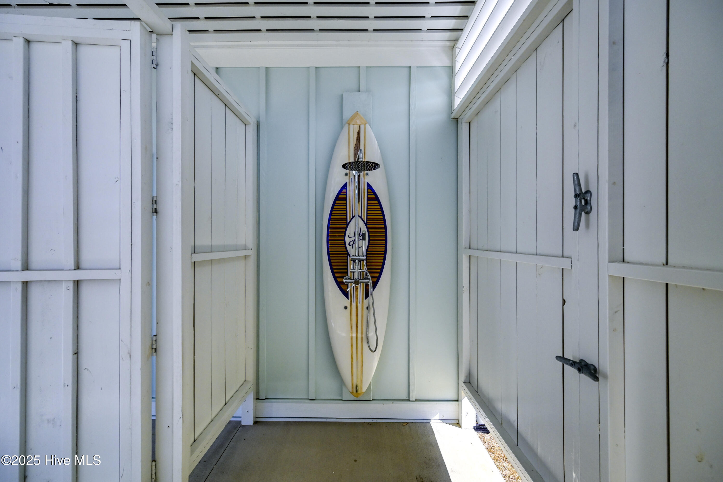 100516070 | Photo 81