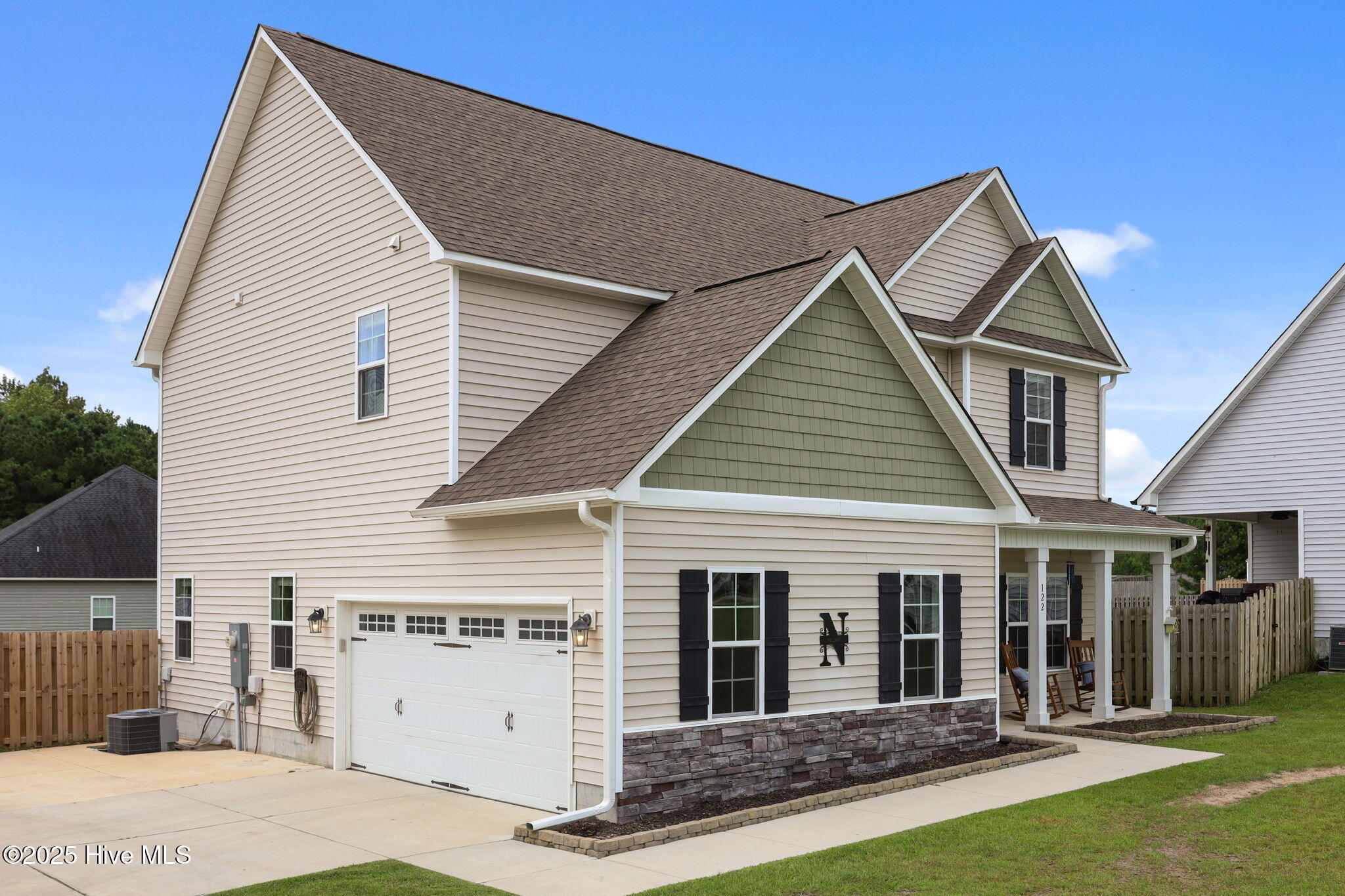 8-web-or-mls-122 Gillcrest Ln. 106