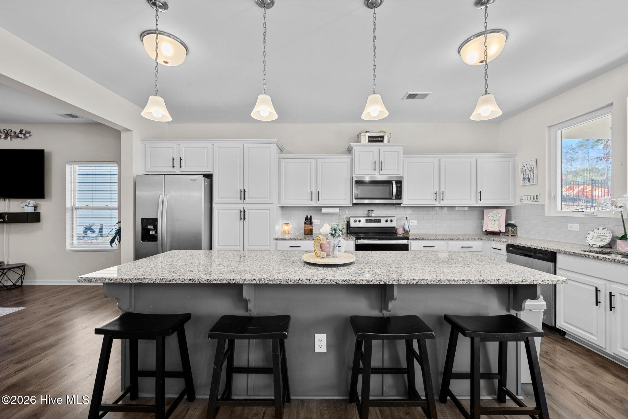 100549288 | Photo 10