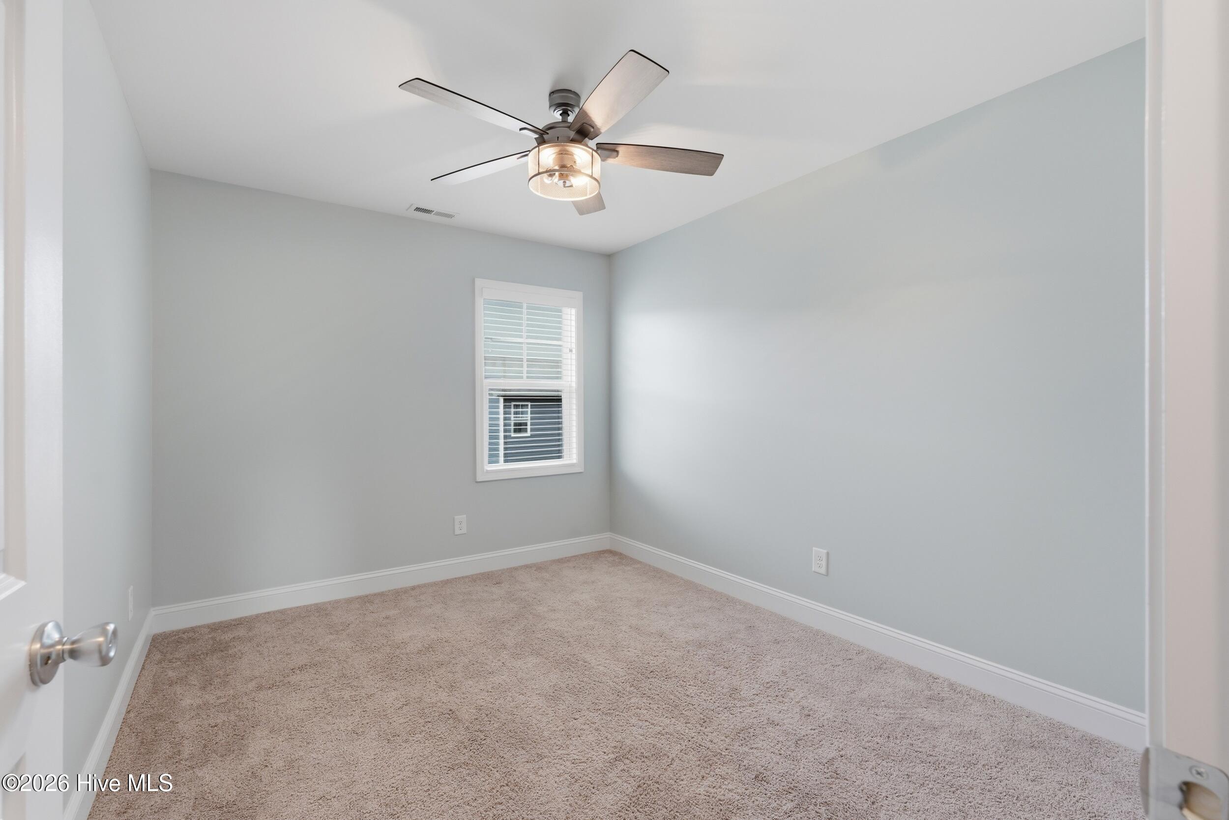 100566235 | Photo 31