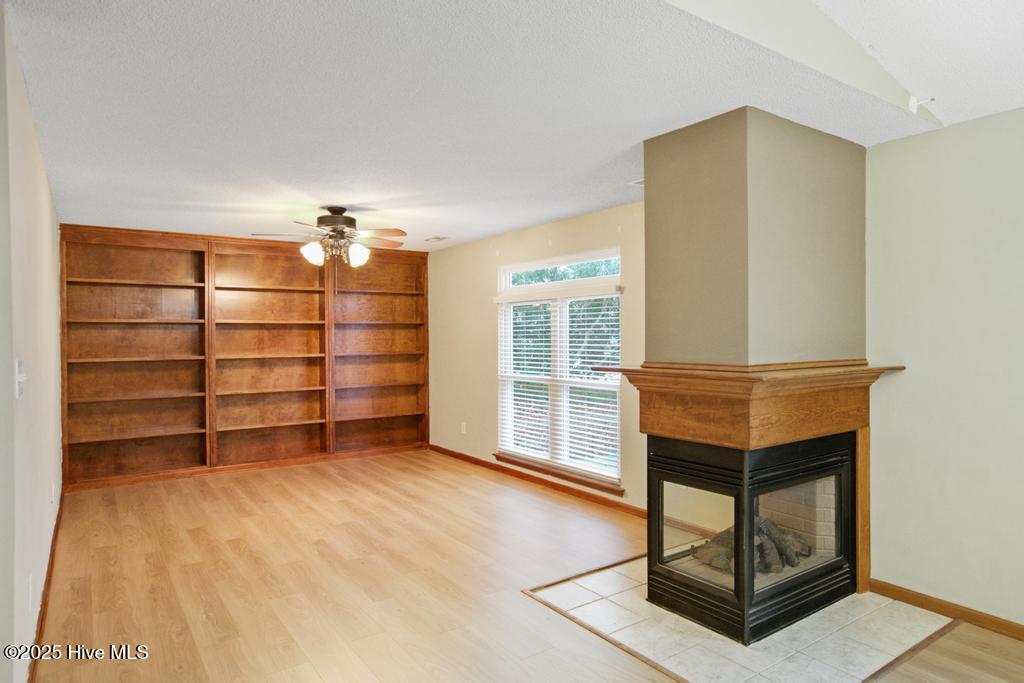 100545195 | Photo 12