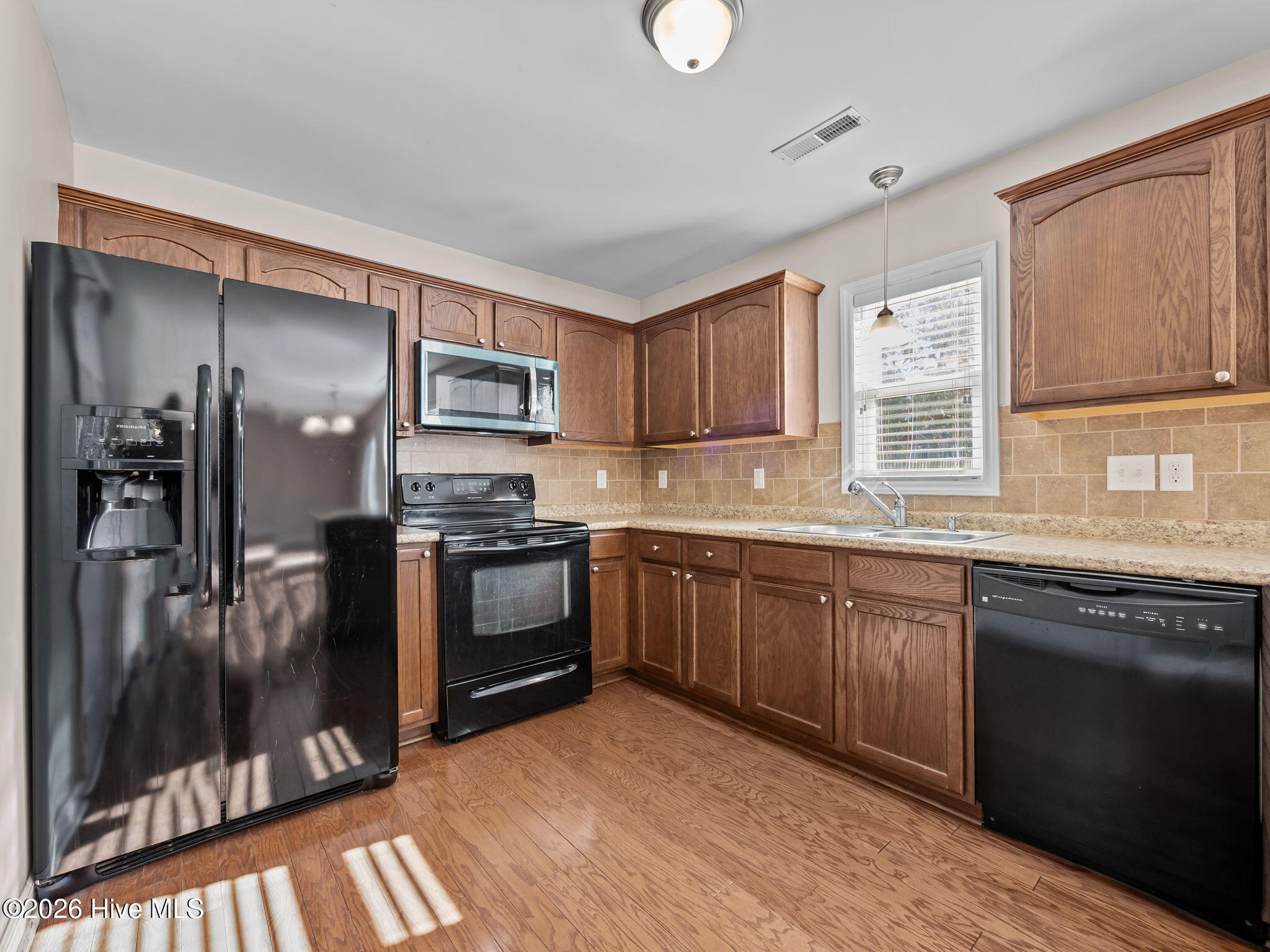 100545708 | Photo 17