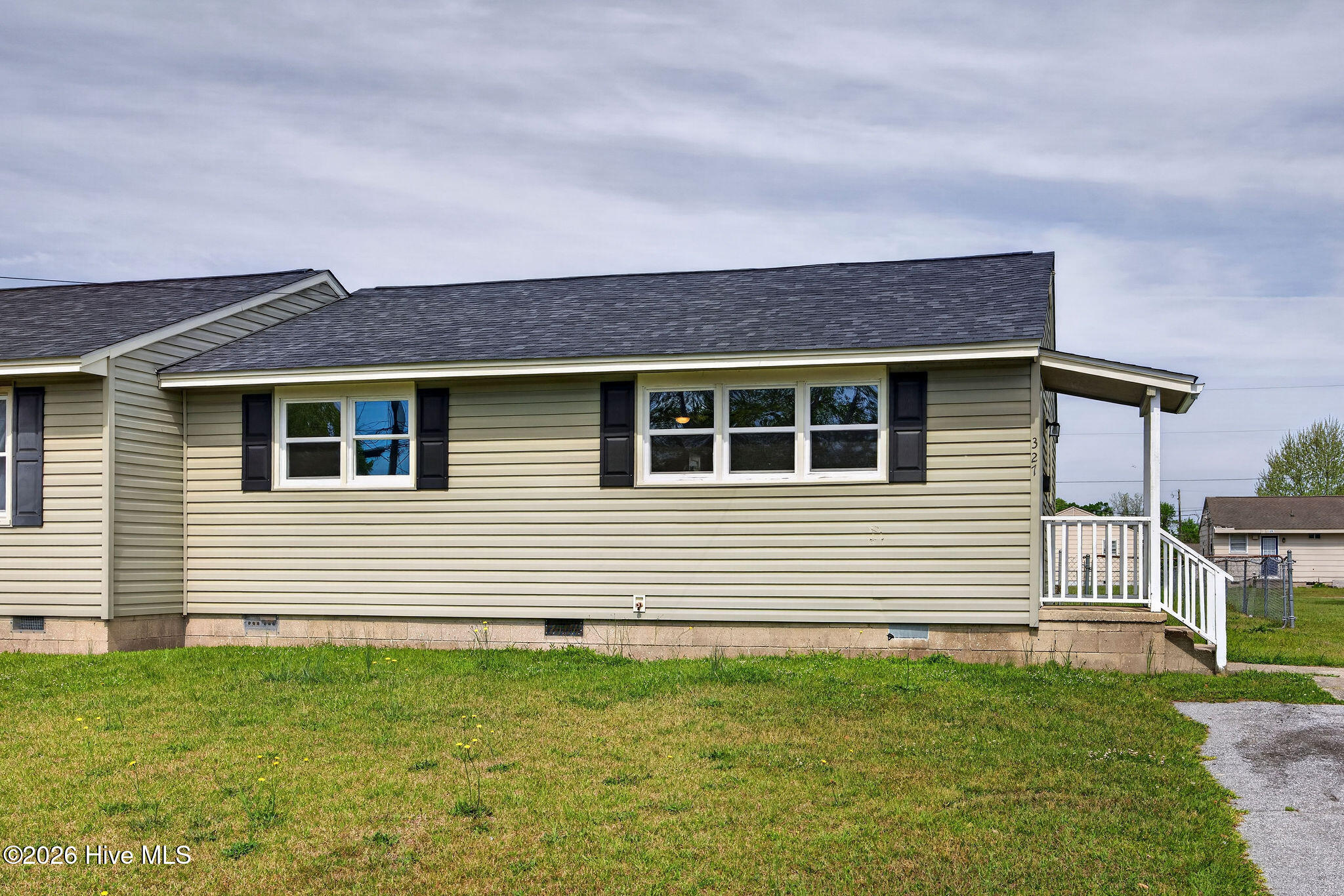 100567273 | Photo 15