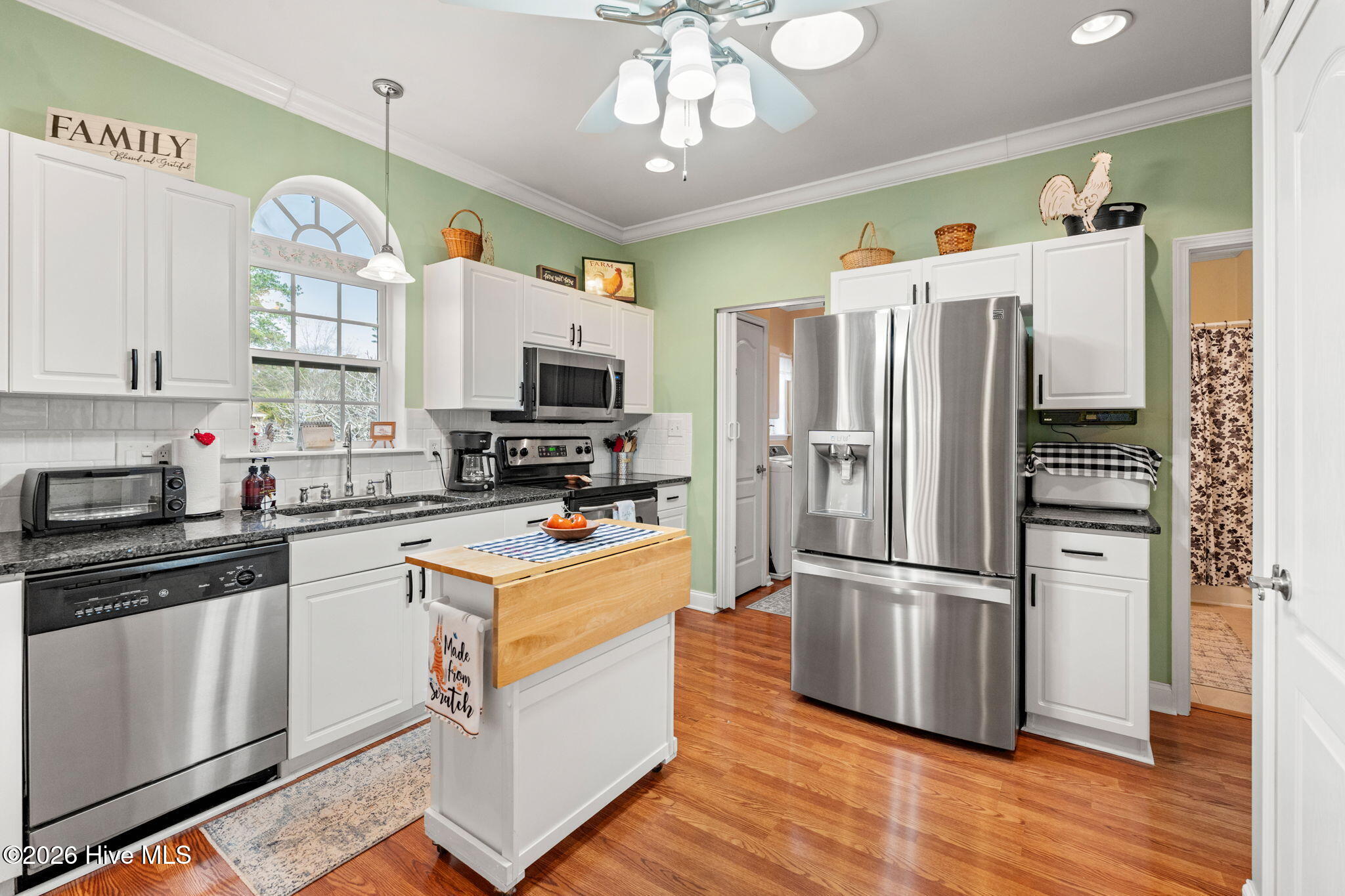 100555983 | Photo 23