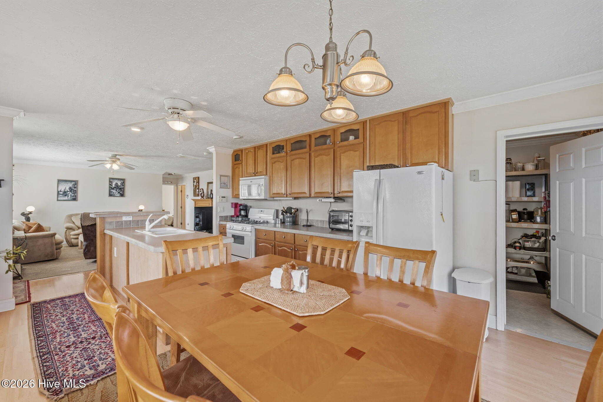 7569 Florence Road,Merritt