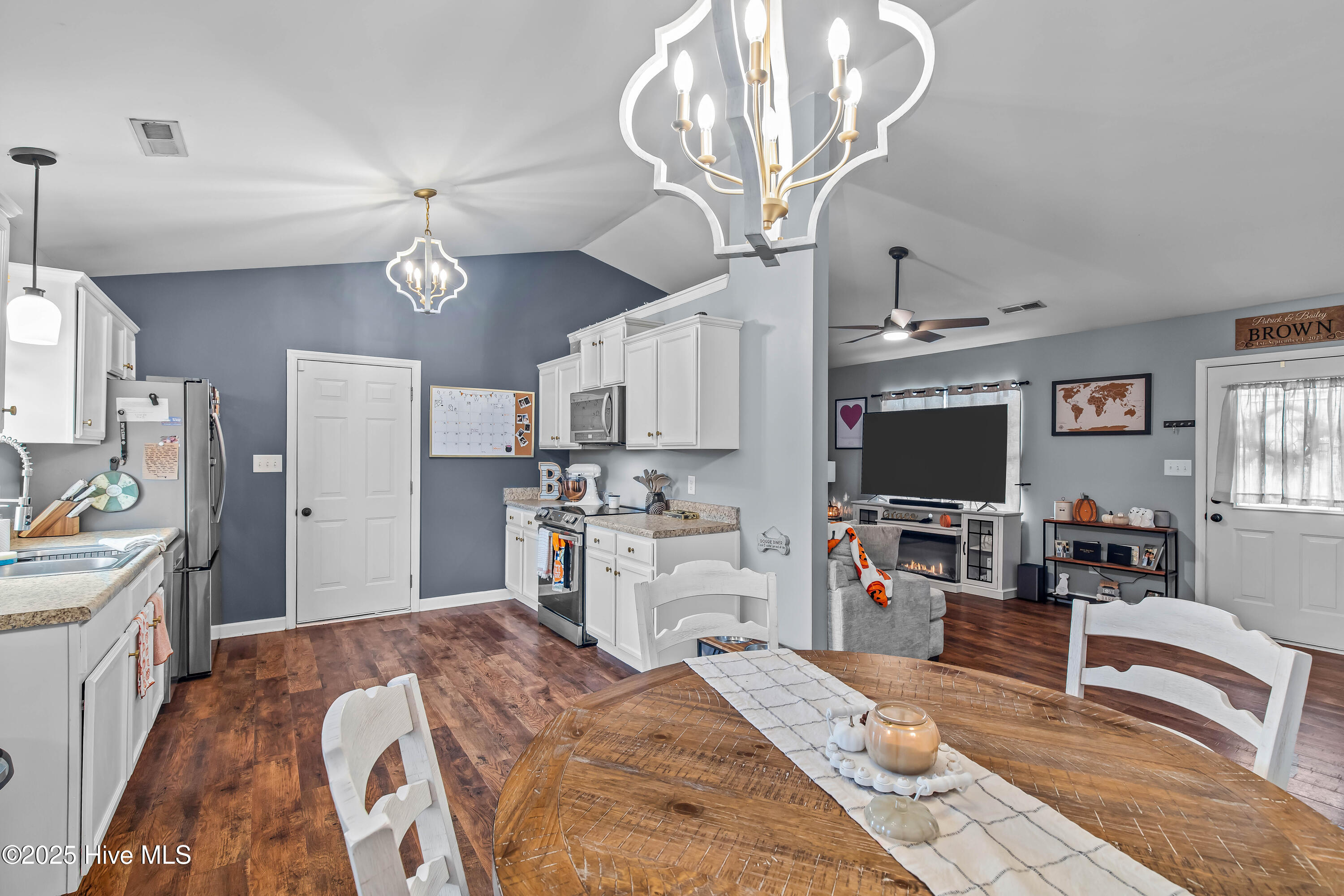 100534497 | Photo 14