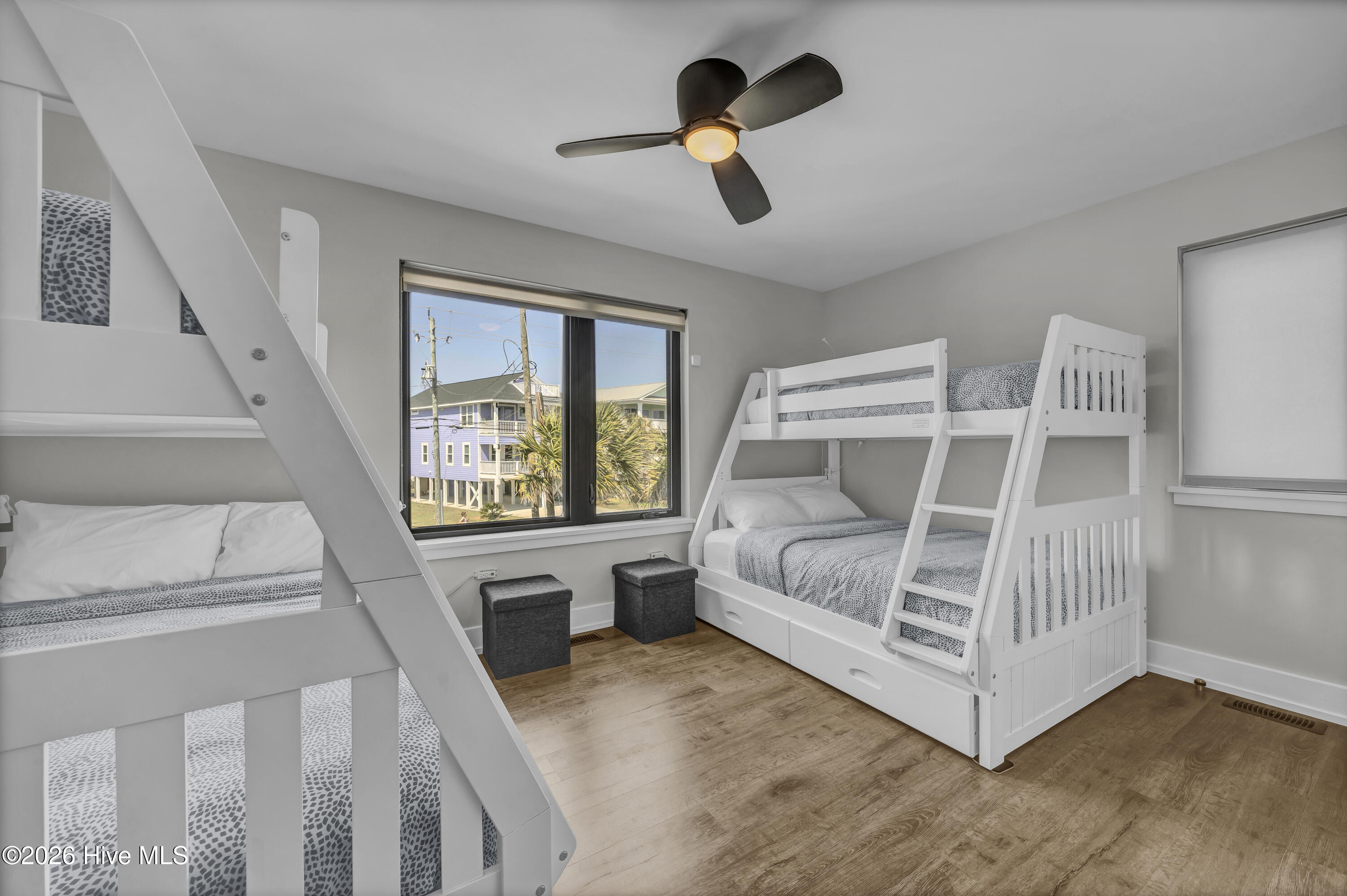 100565280 | Photo 80