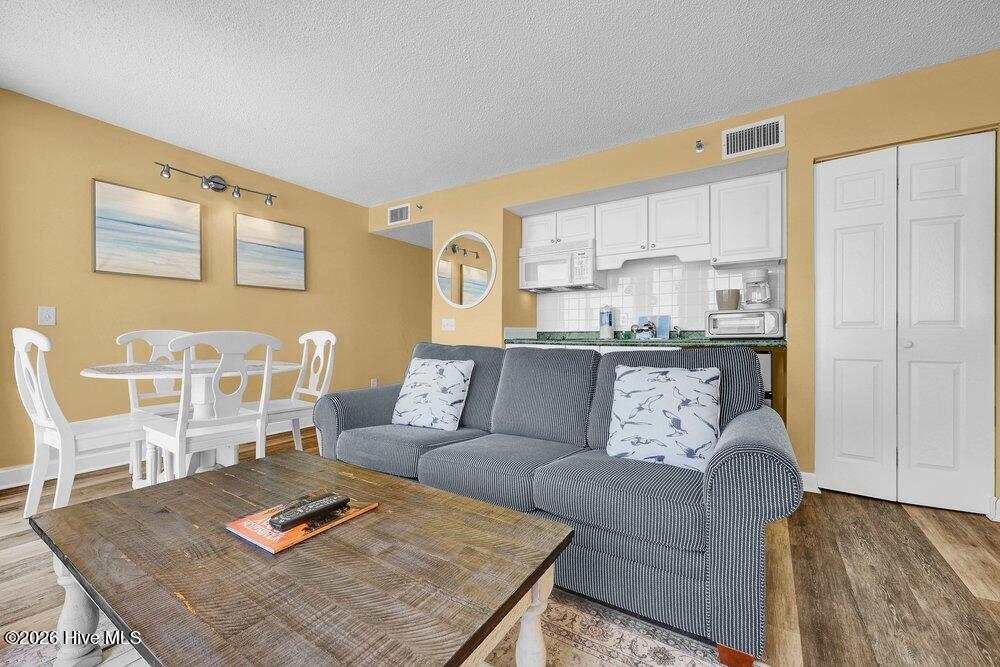 100584557 | Photo 10
