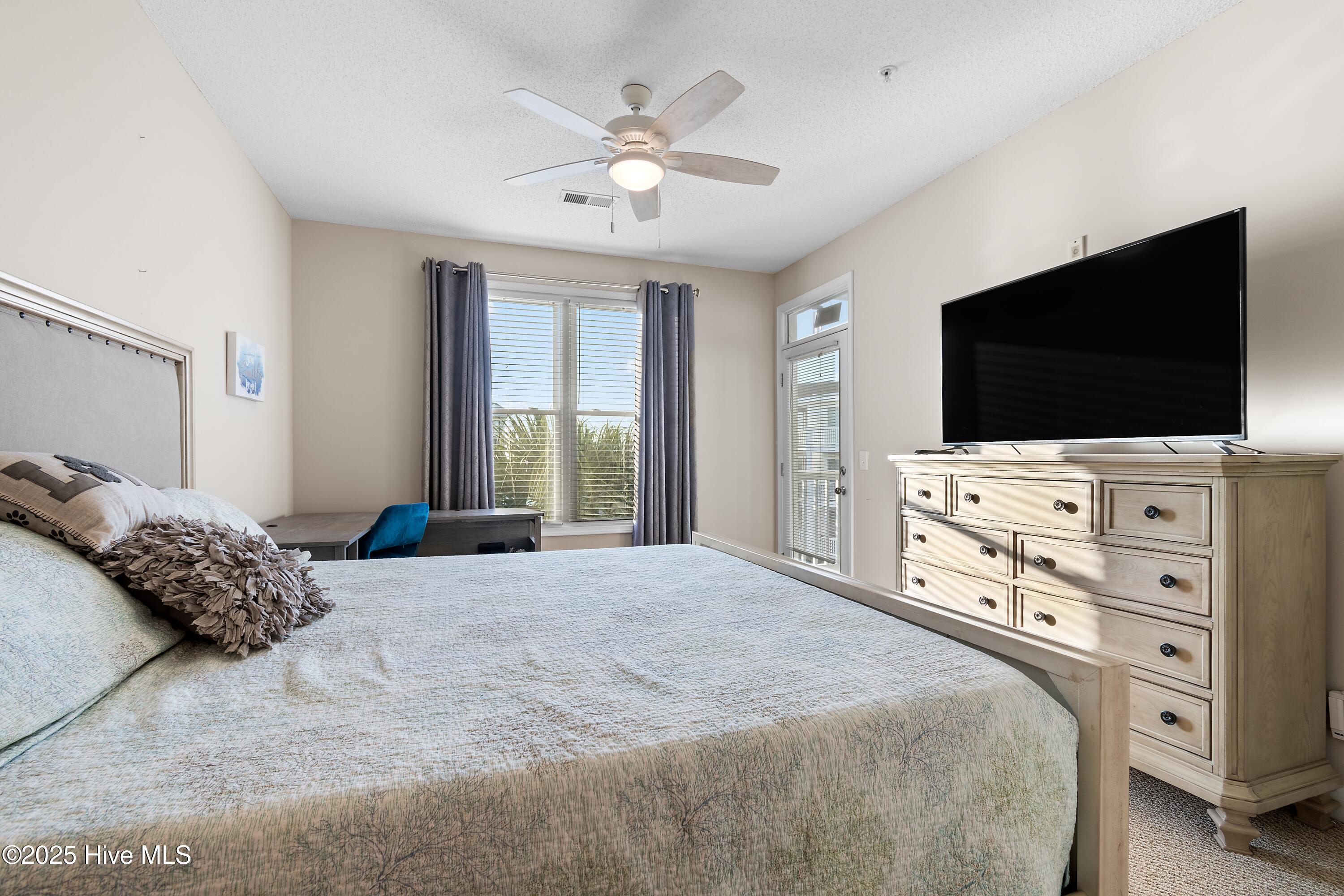 100536707 | Photo 17