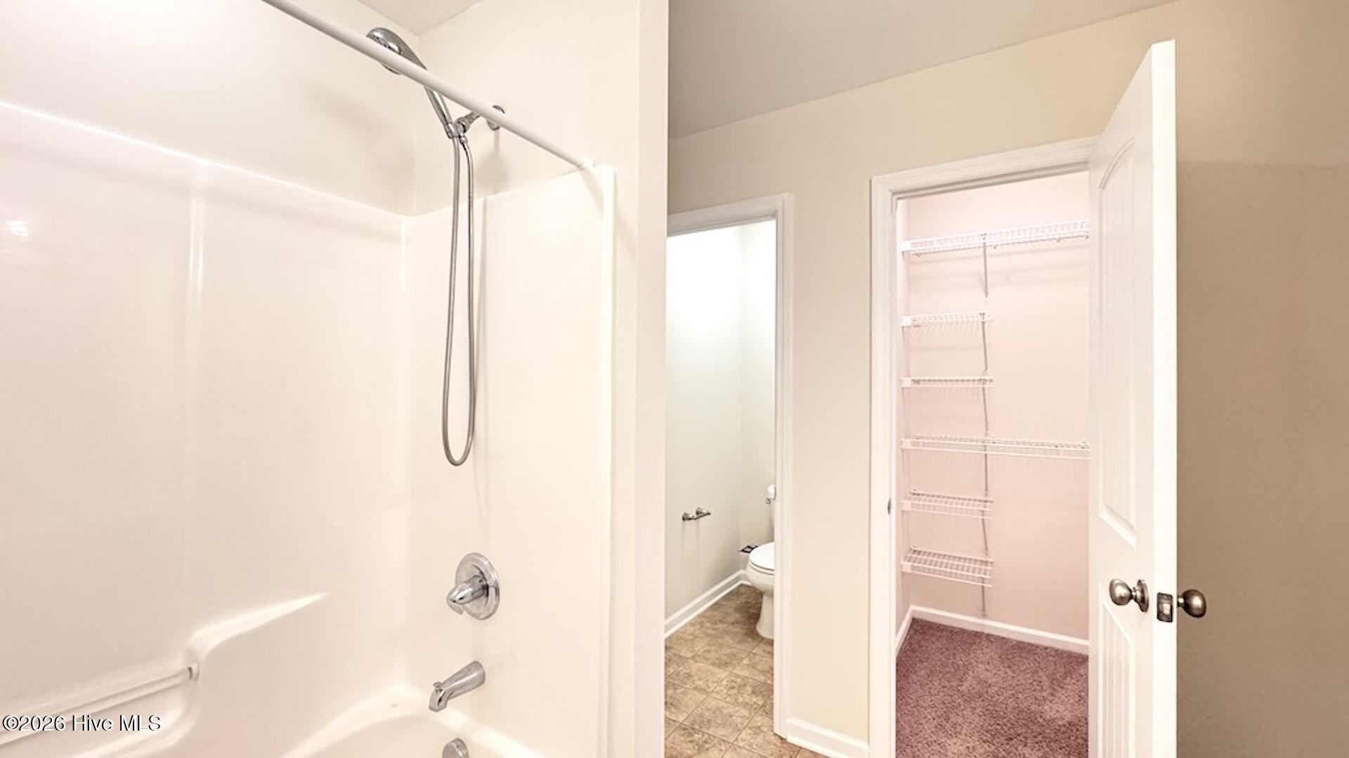 100561973 | Photo 19