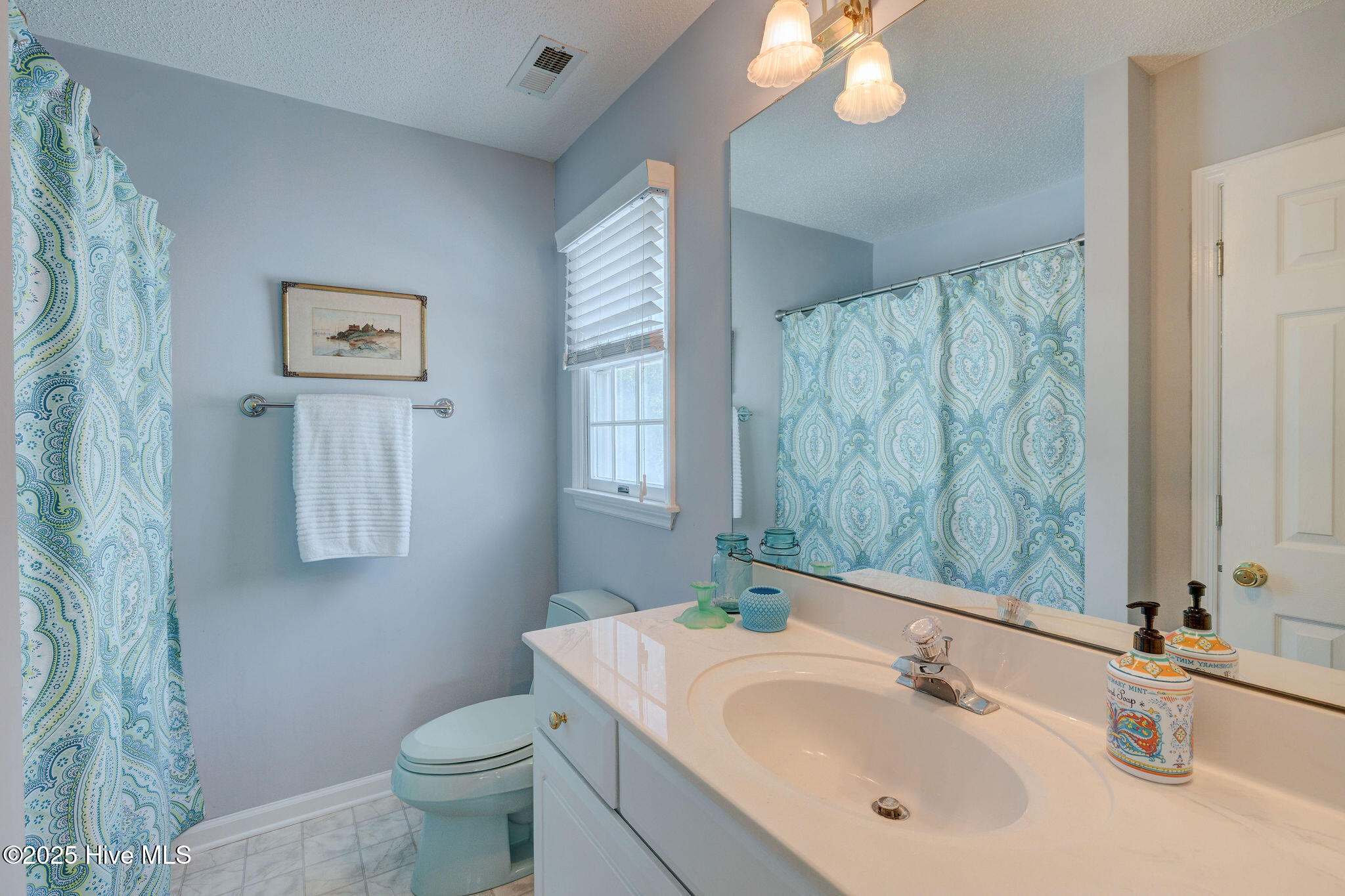 100519748 | Photo 45