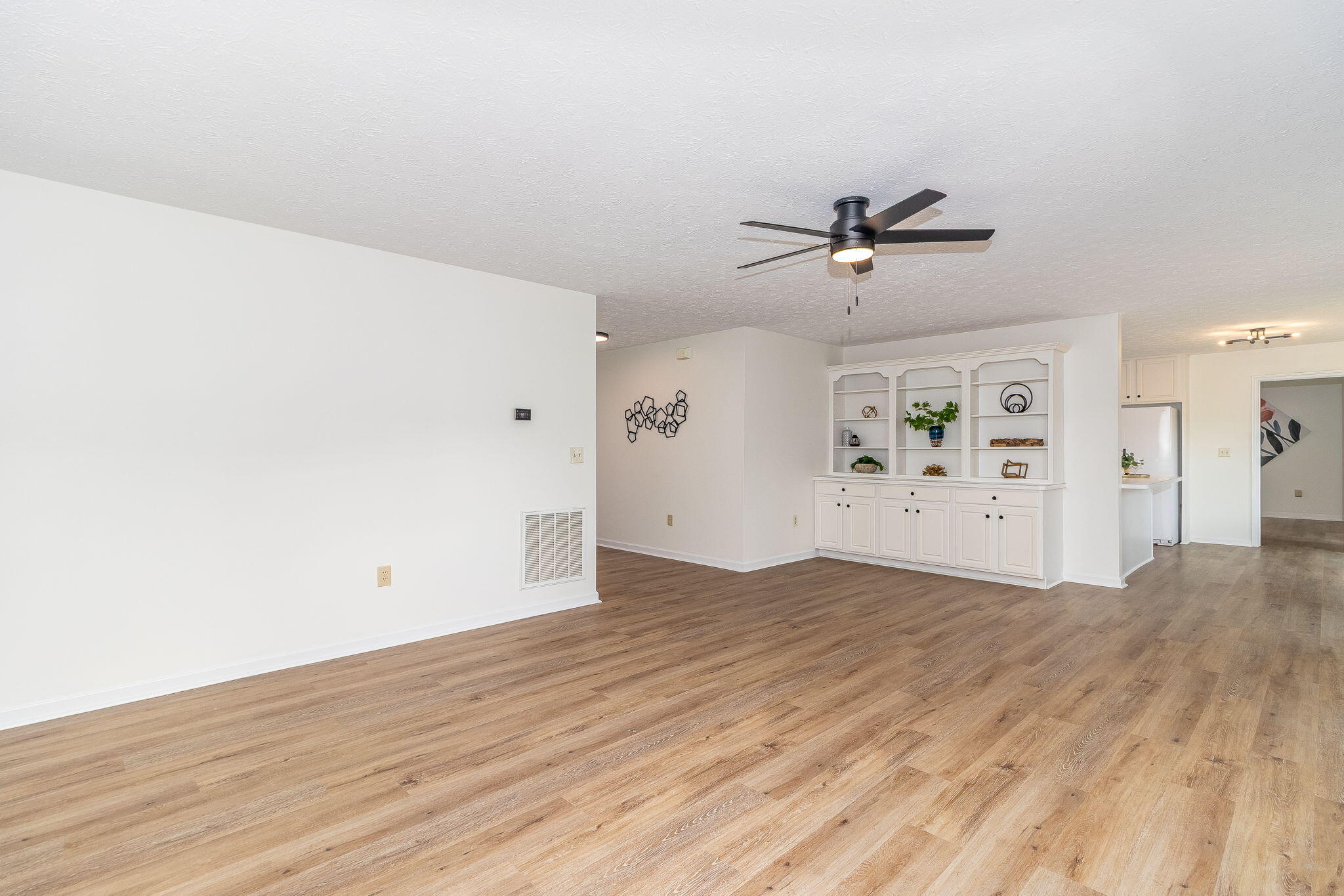 15-web-or-mls-229 OAKS DR. ©--2