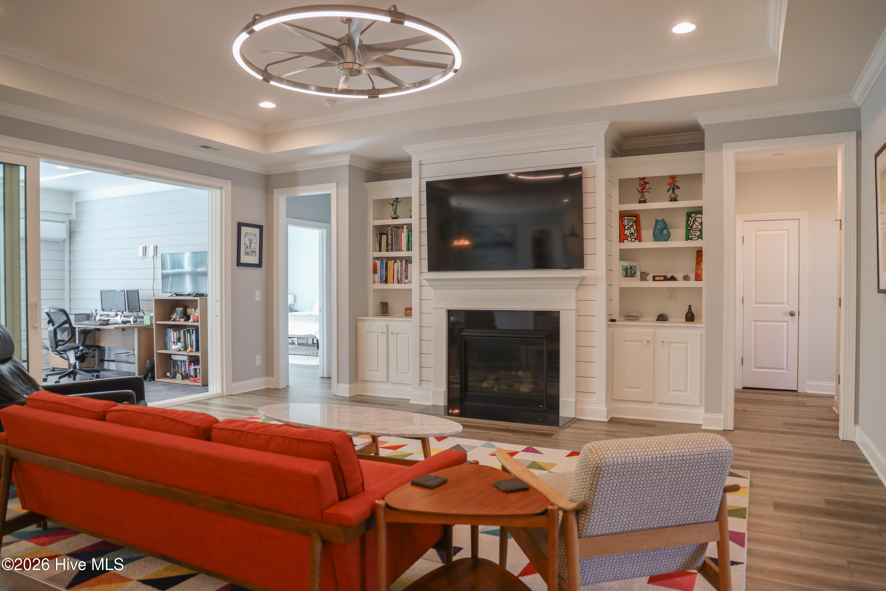 100567915 | Photo 12