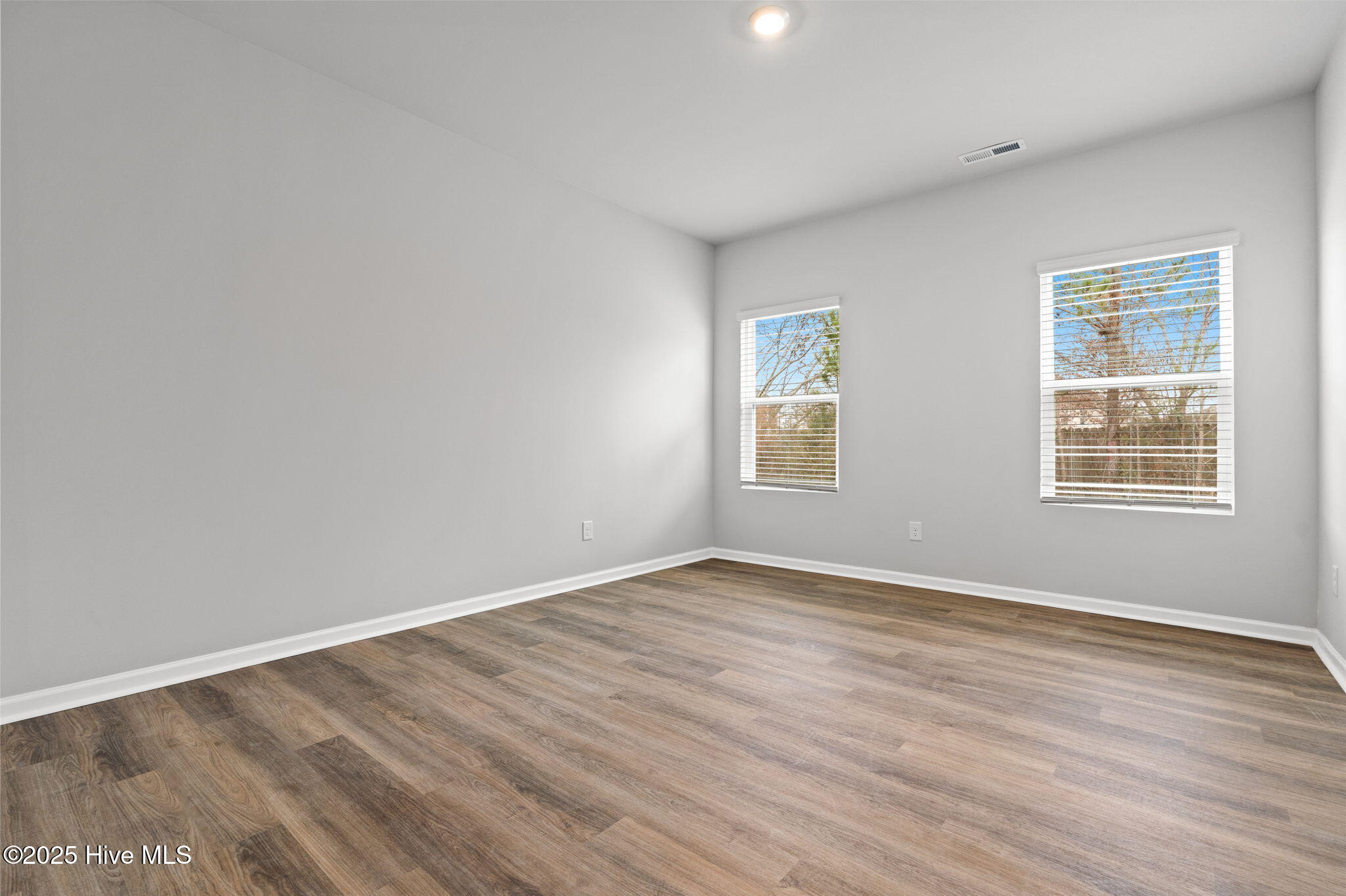 100515265 | Photo 19