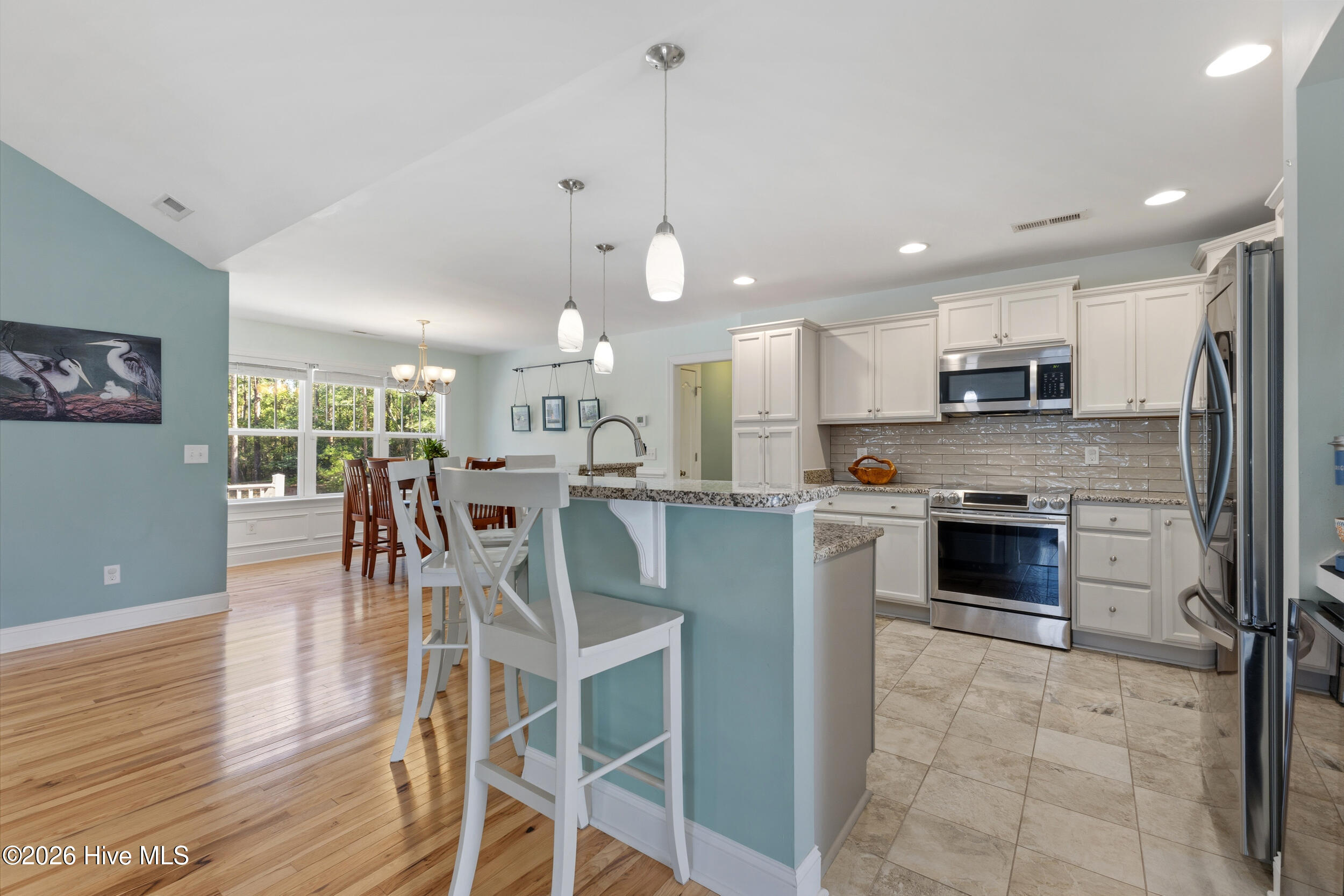 100569196 | Photo 14