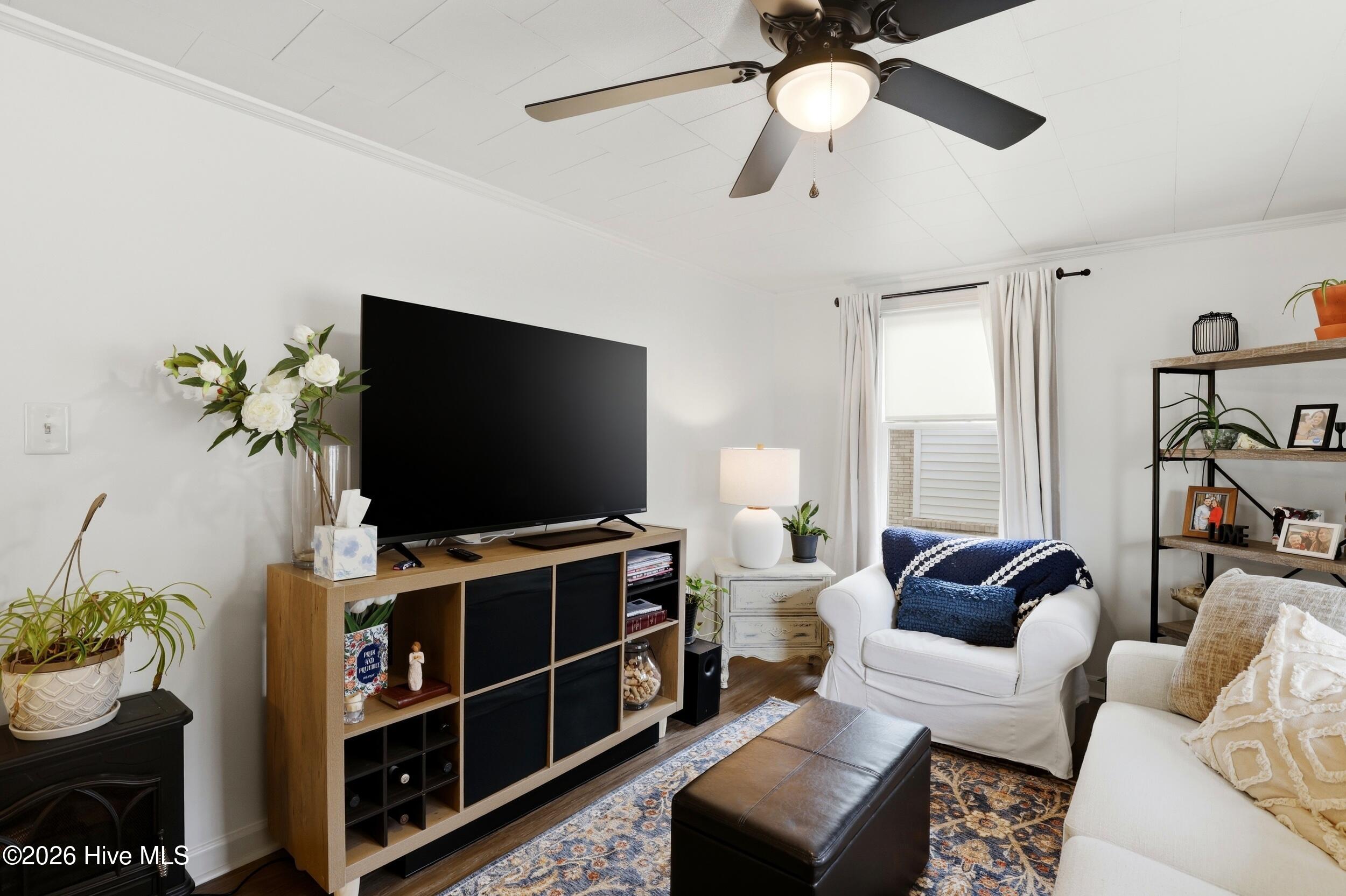 100561311 | Photo 57