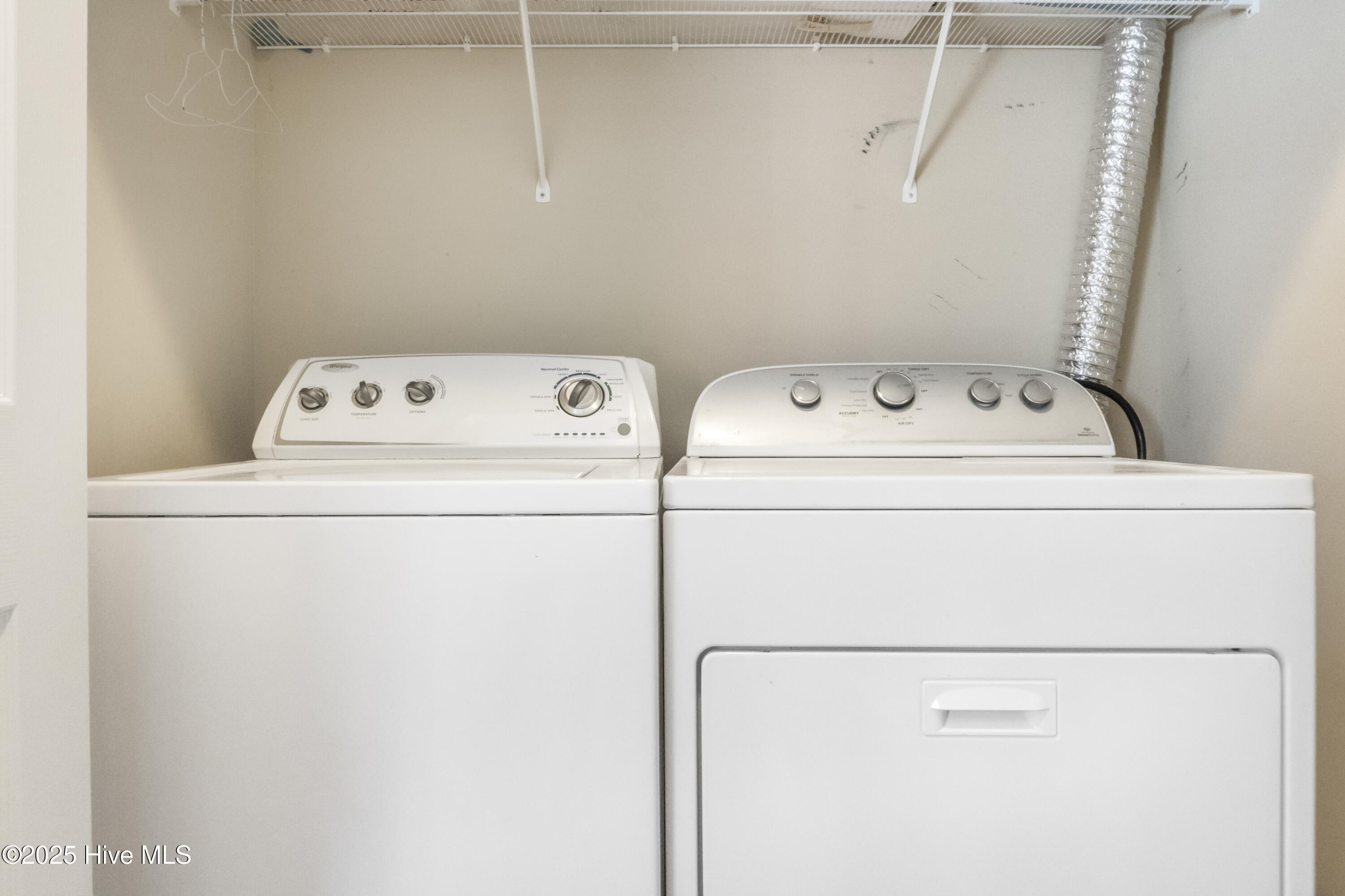 100526228 | Photo 11