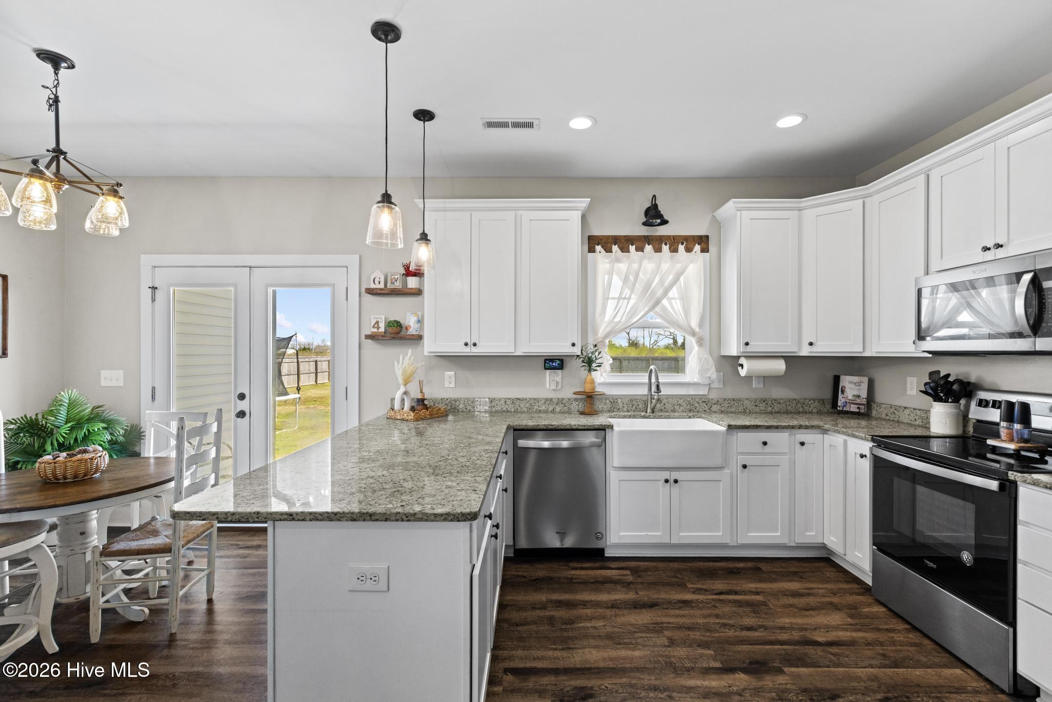 100559843 | Photo 10