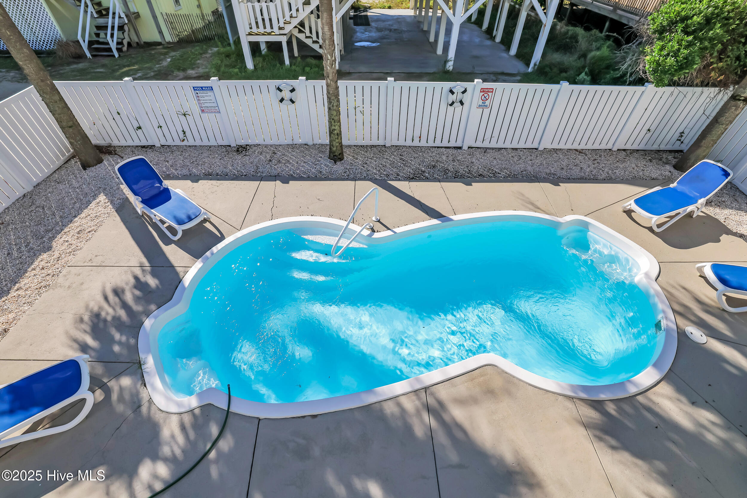 100536286 | Photo 49