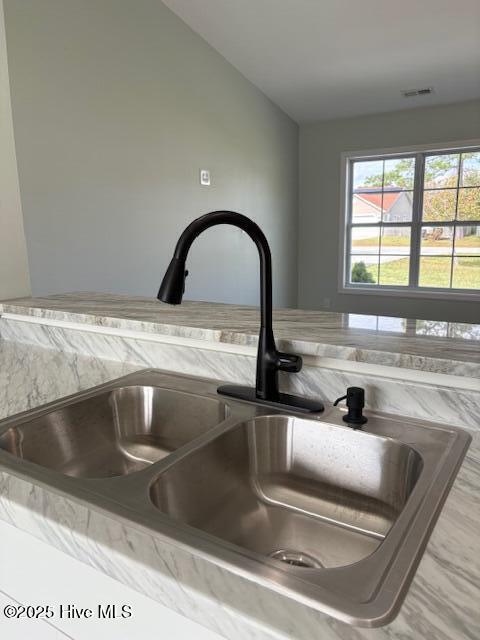 100530807 | Photo 36