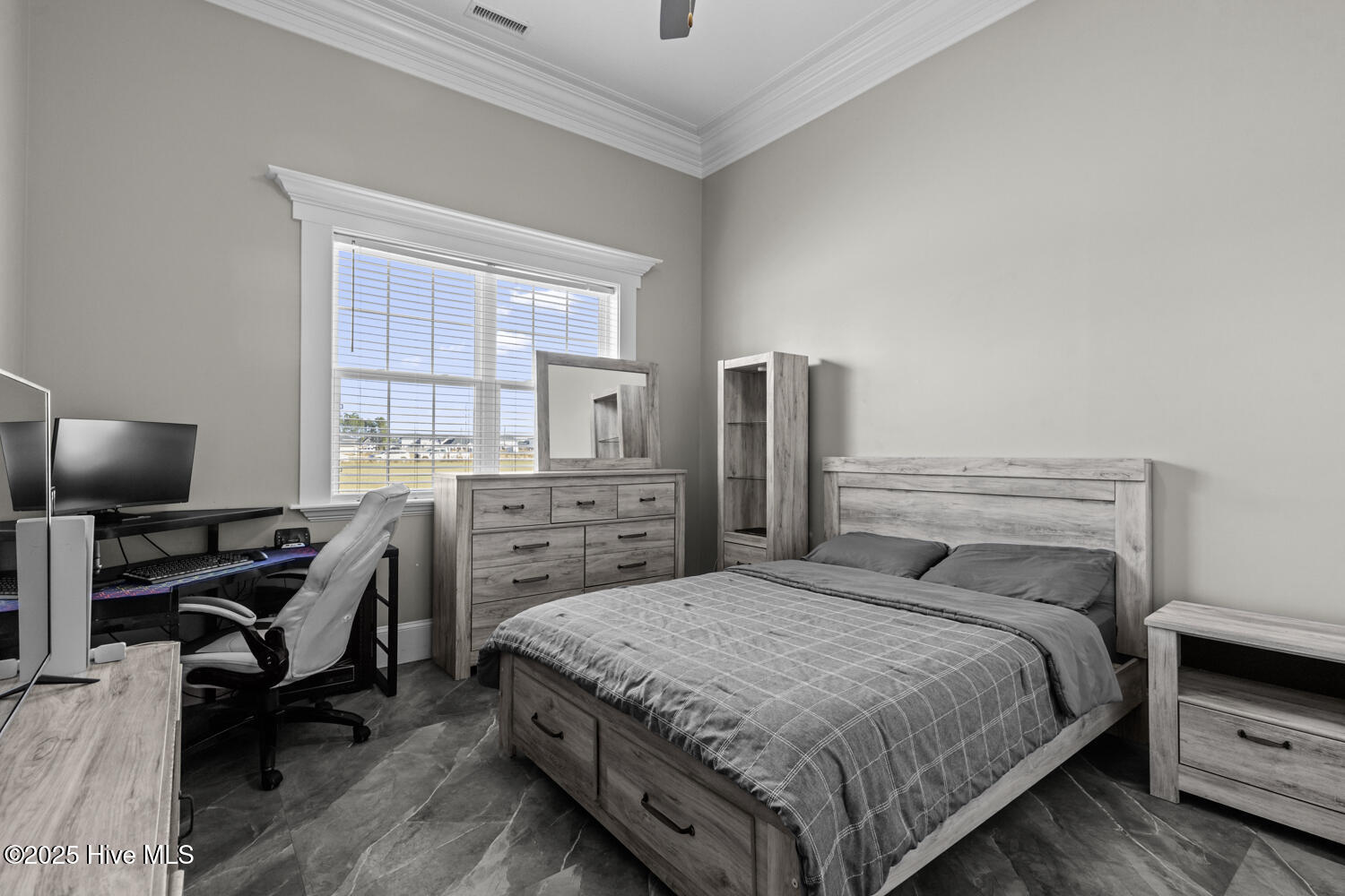 100546022 | Photo 62