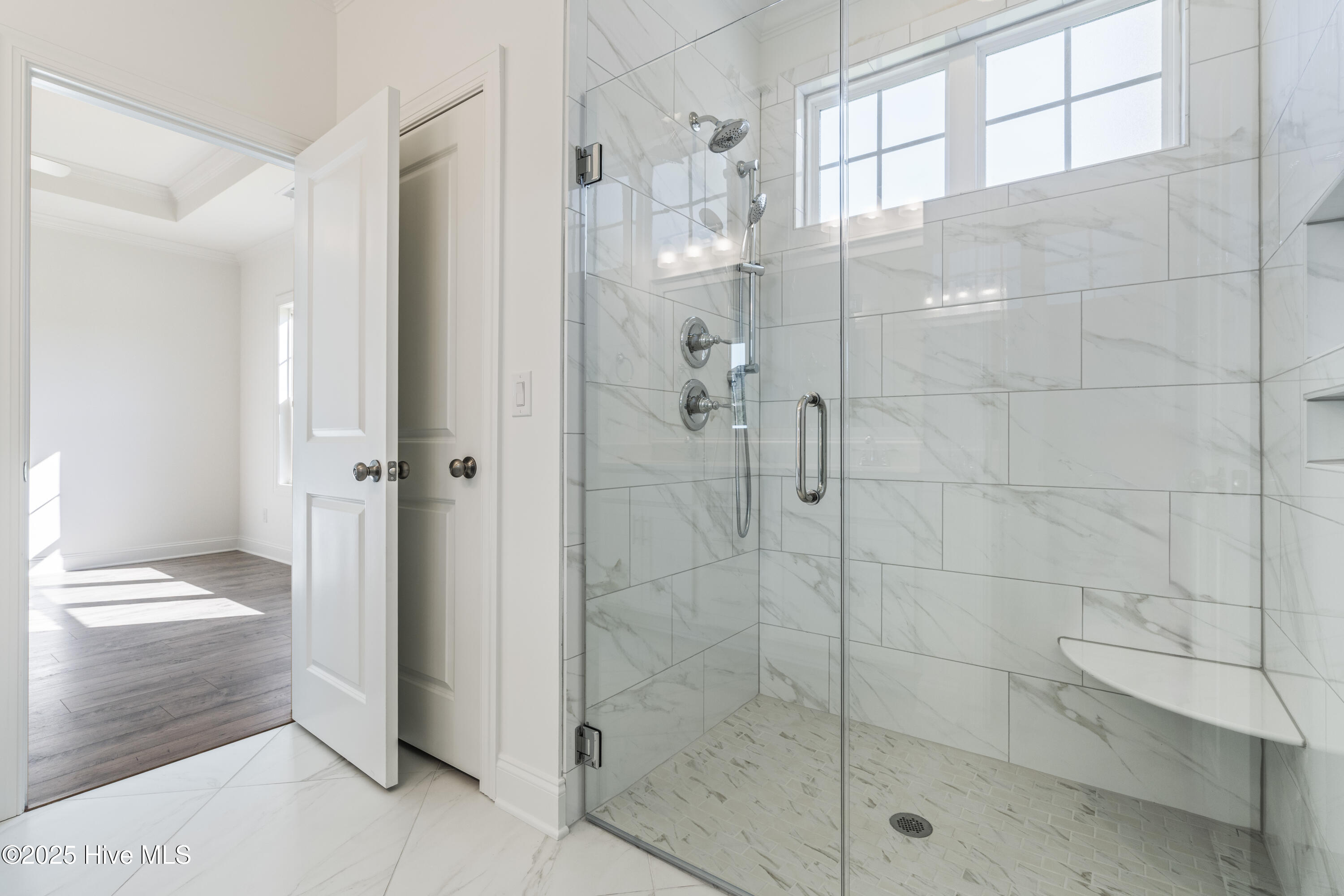 100517740 | Photo 21