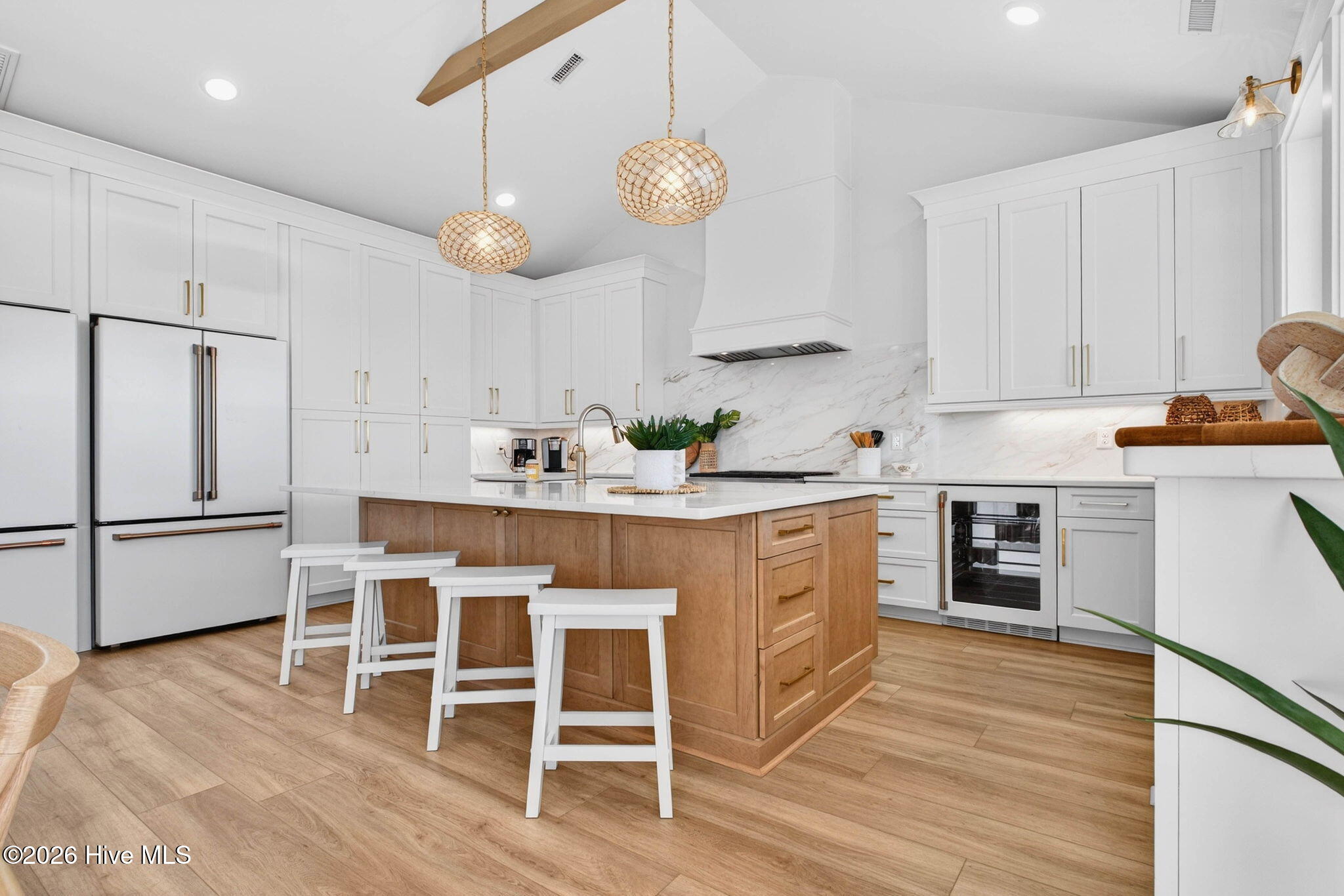 100570262 | Photo 13