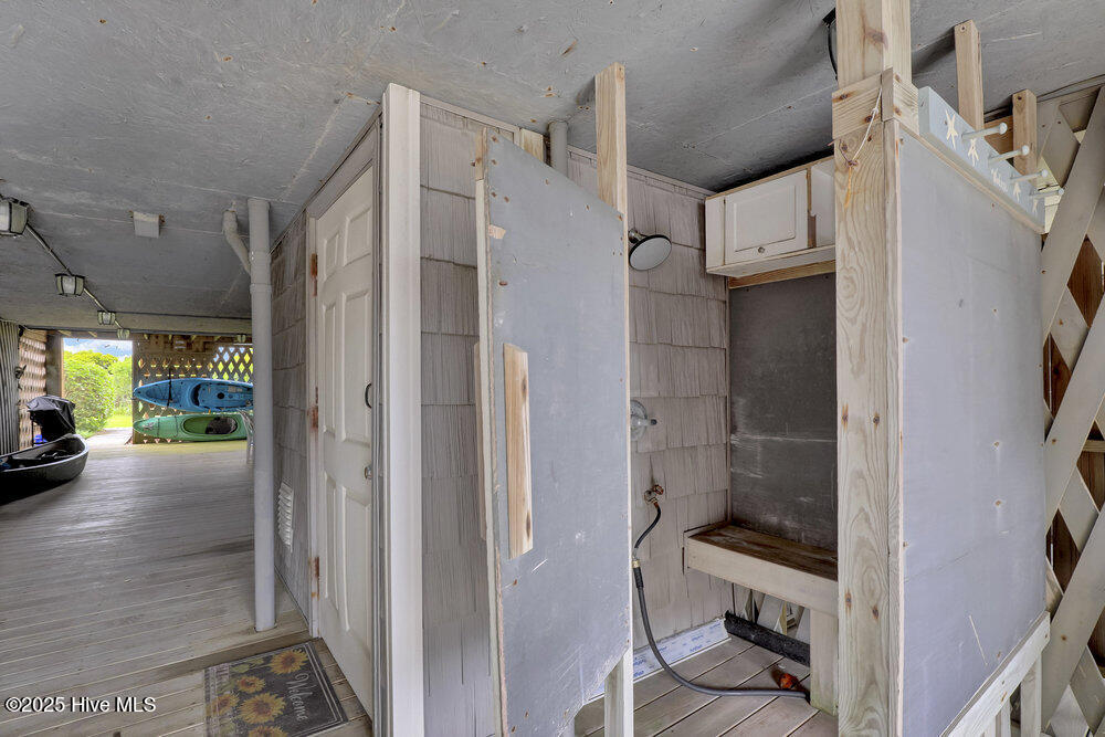 100513215 | Photo 38