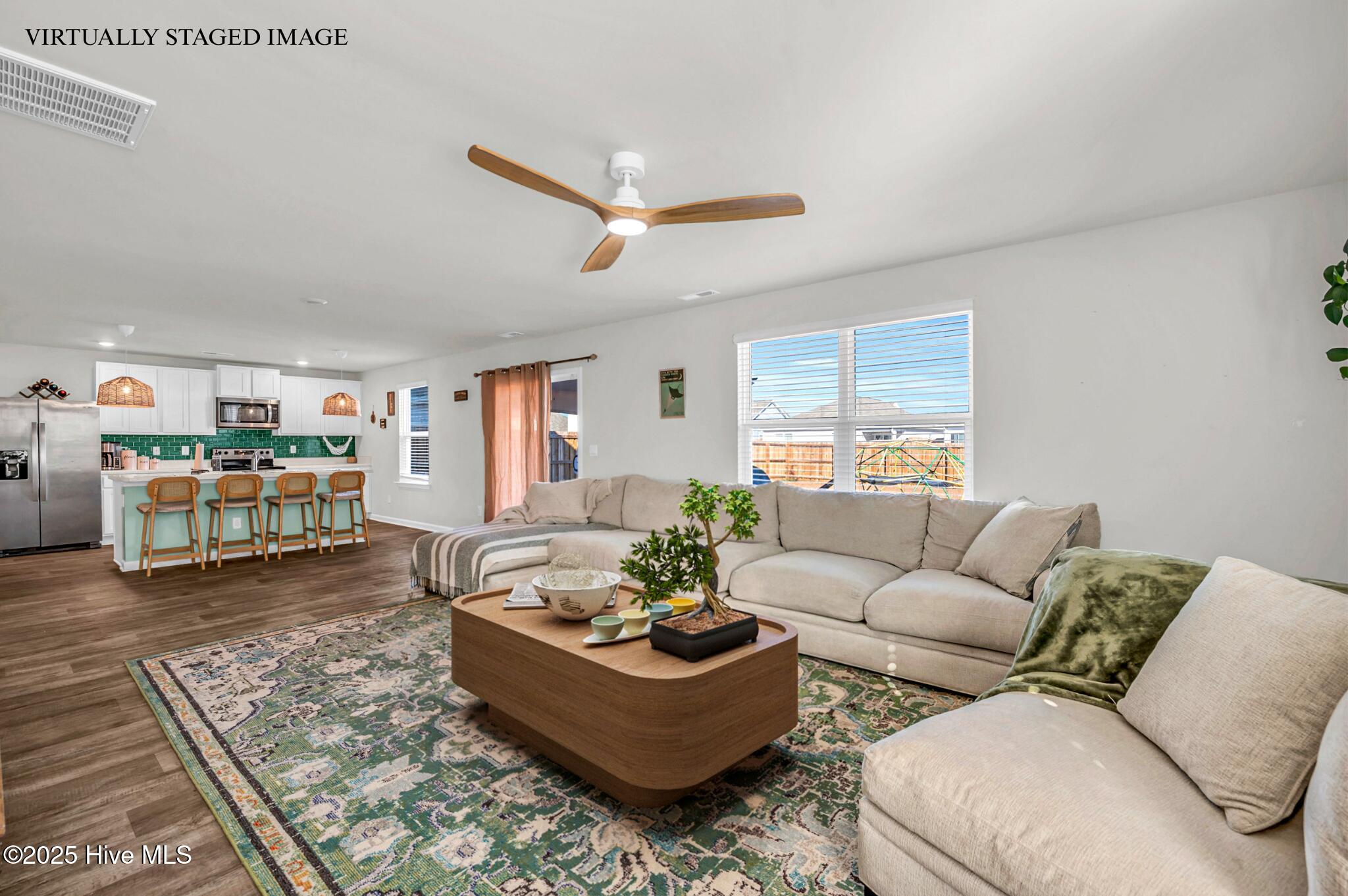 100543422 | Photo 16