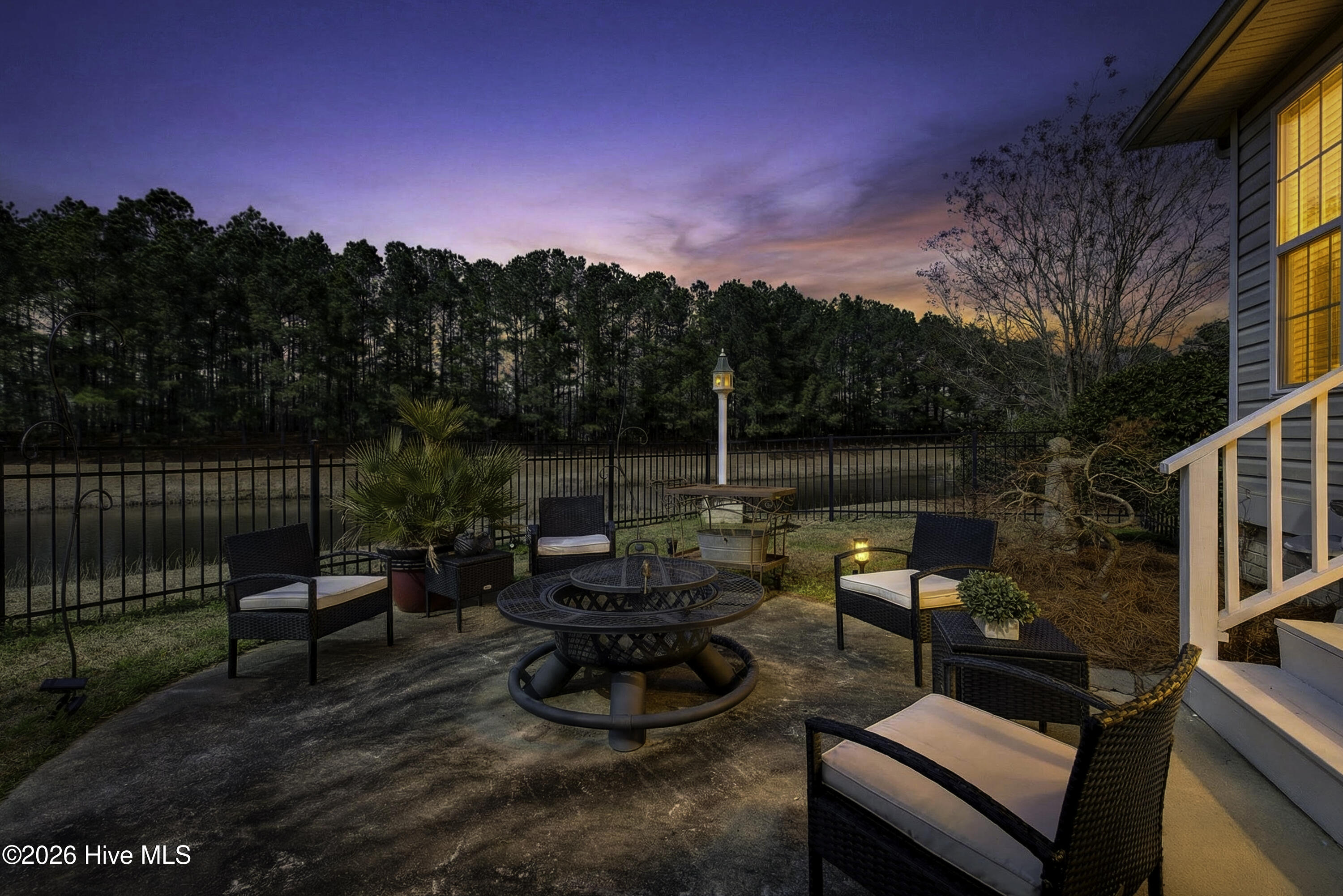 100558563 | Photo 15