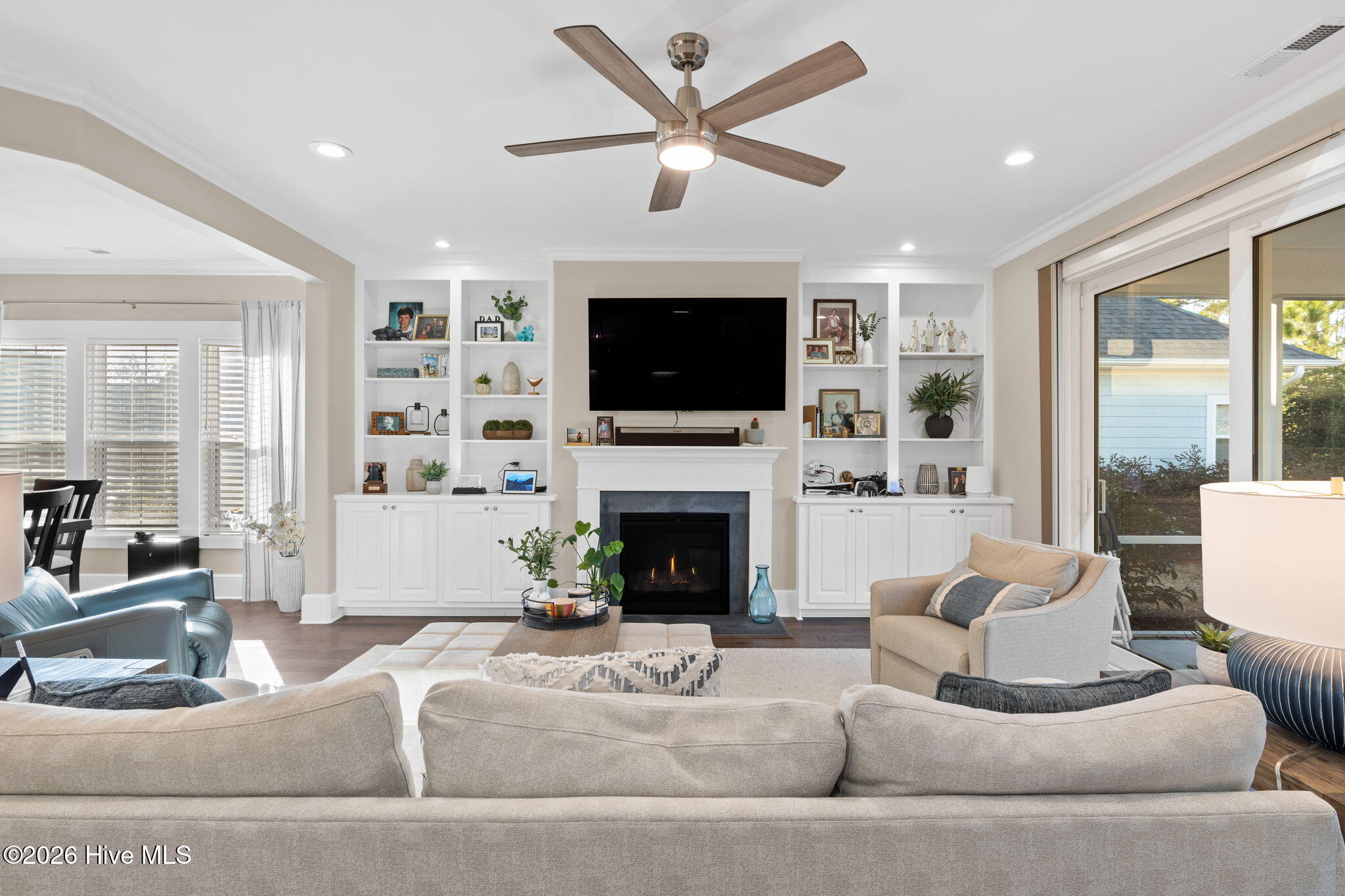 100552042 | Photo 15