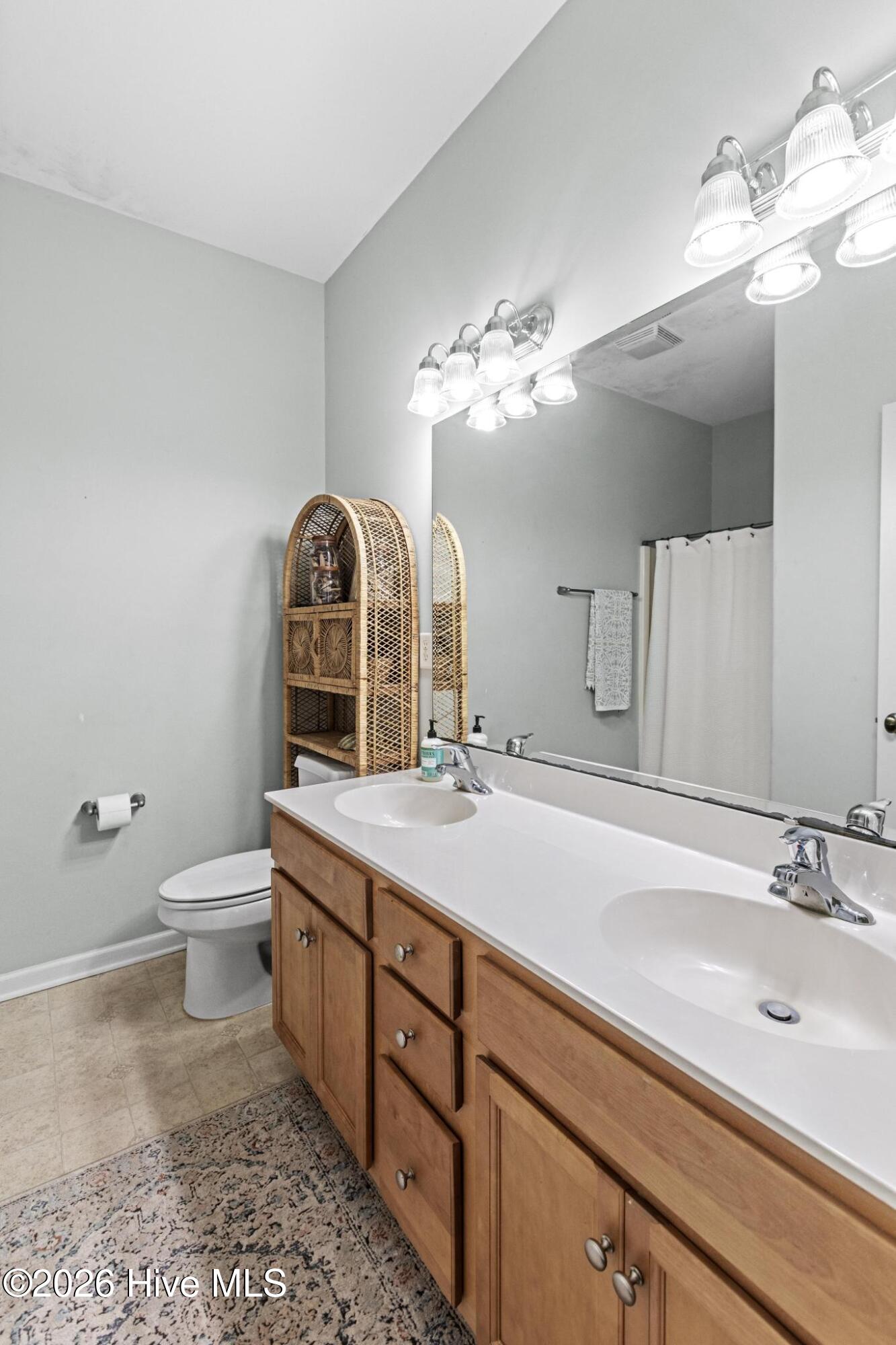 100556084 | Photo 14