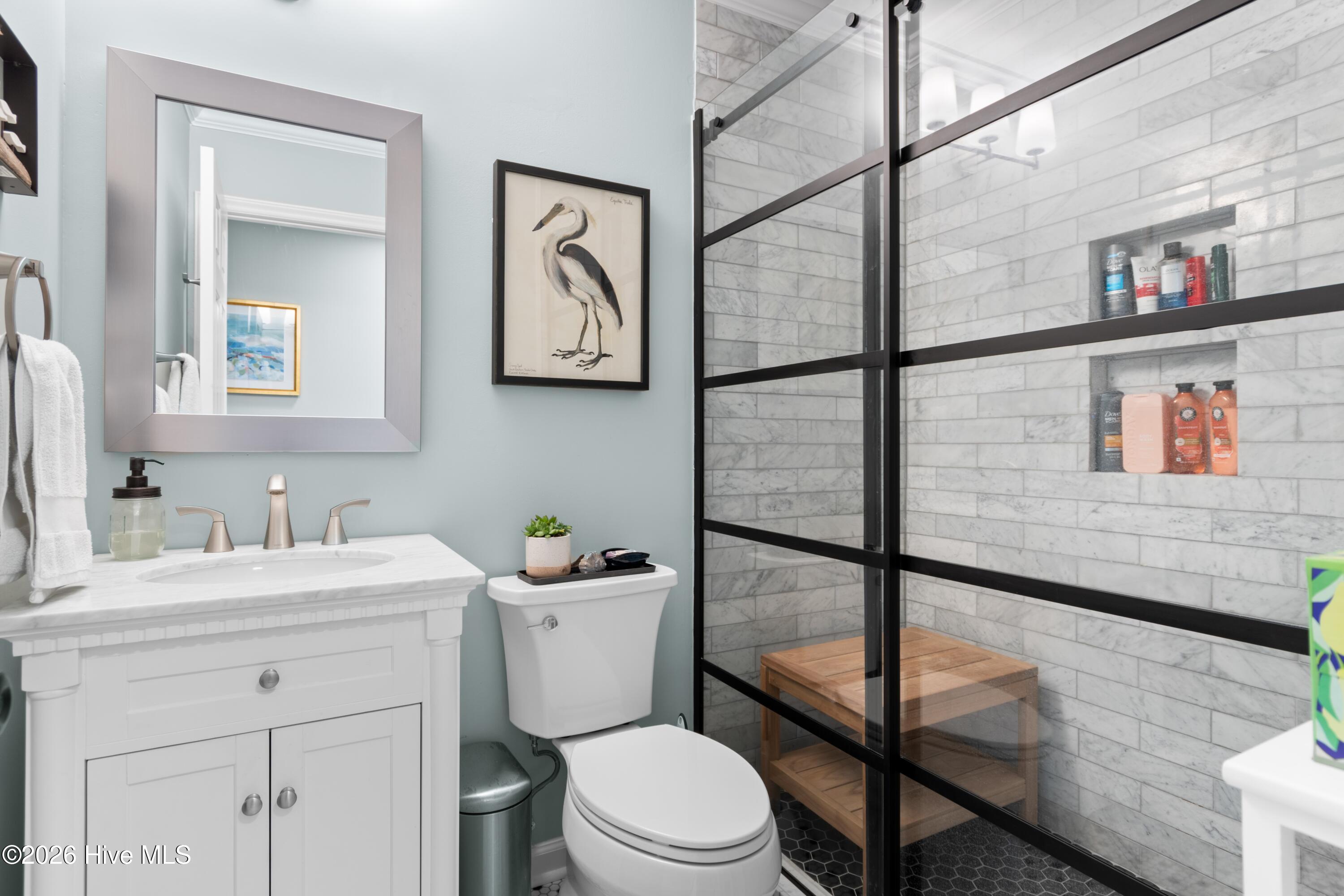 100558104 | Photo 34