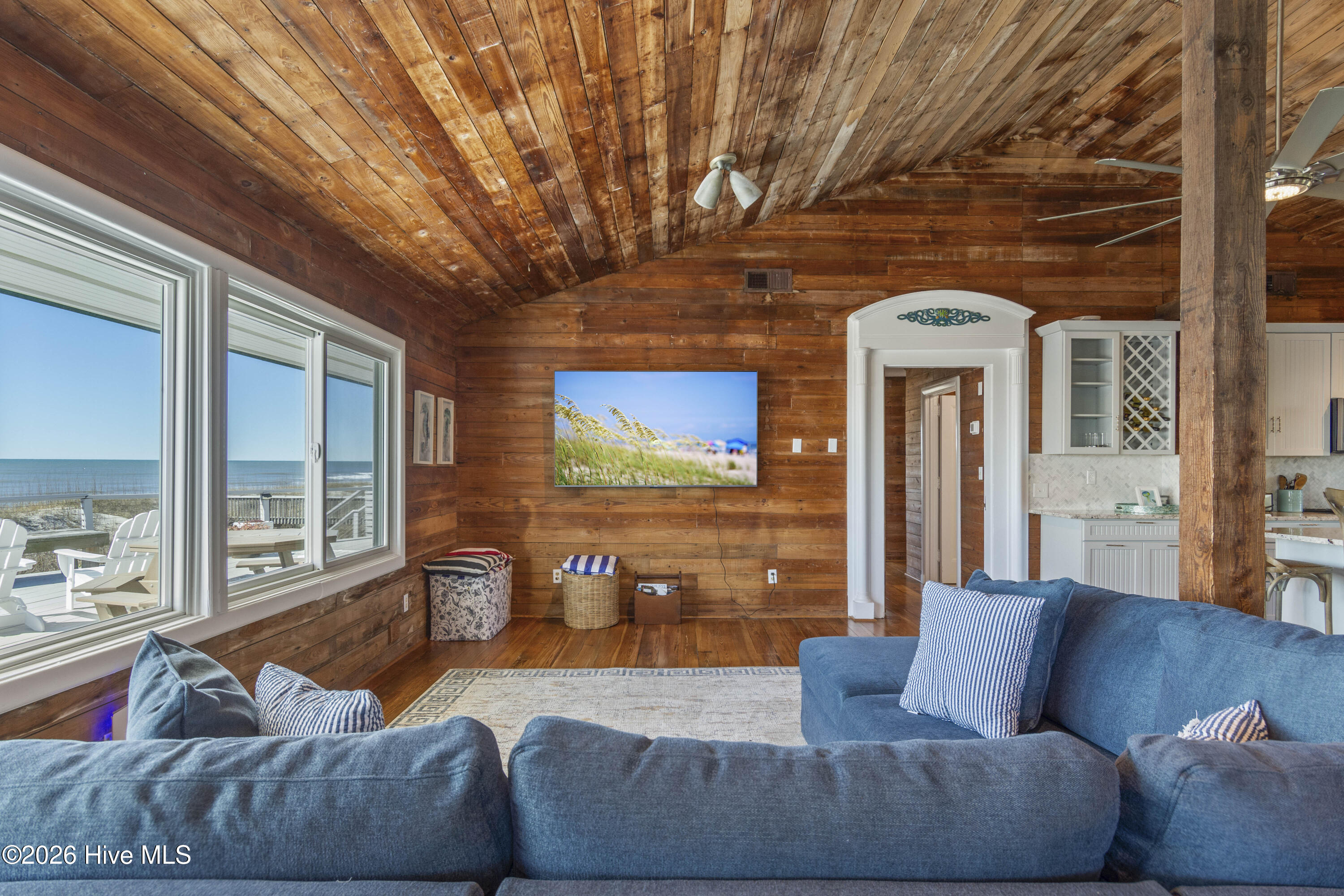 100553292 | Photo 20