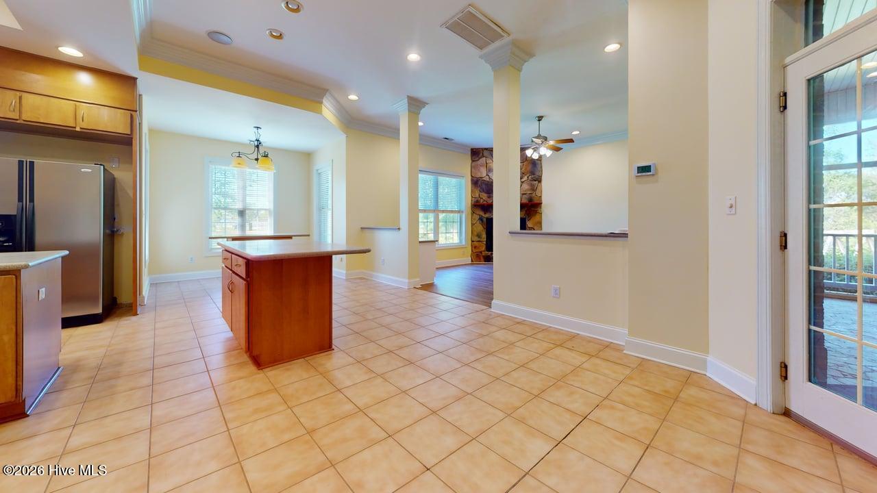 100568487 | Photo 47