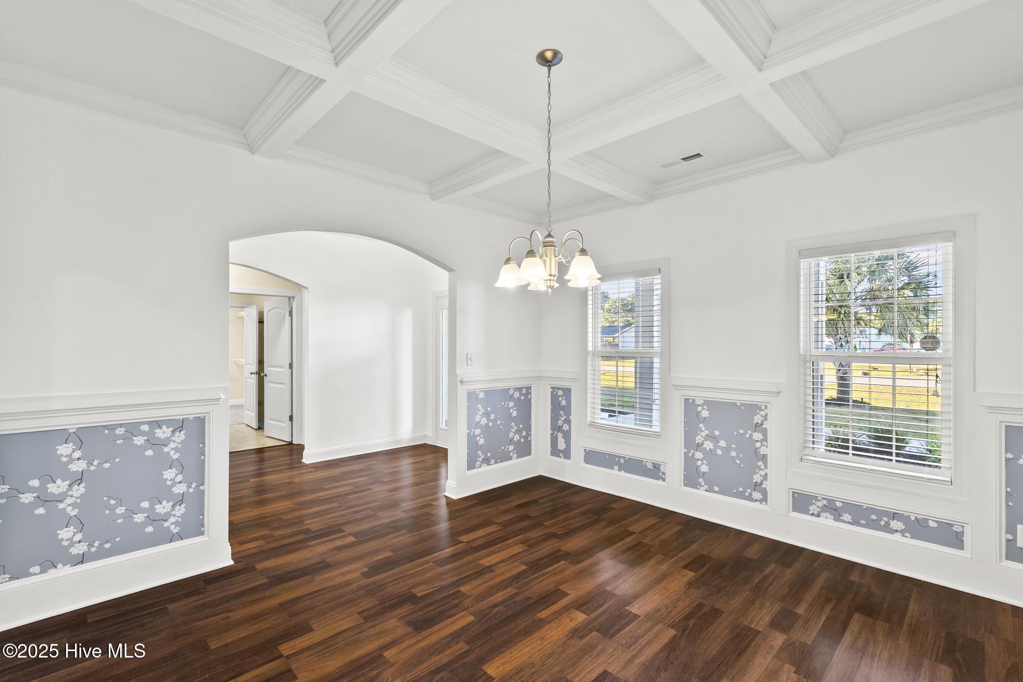 100536910 | Photo 10