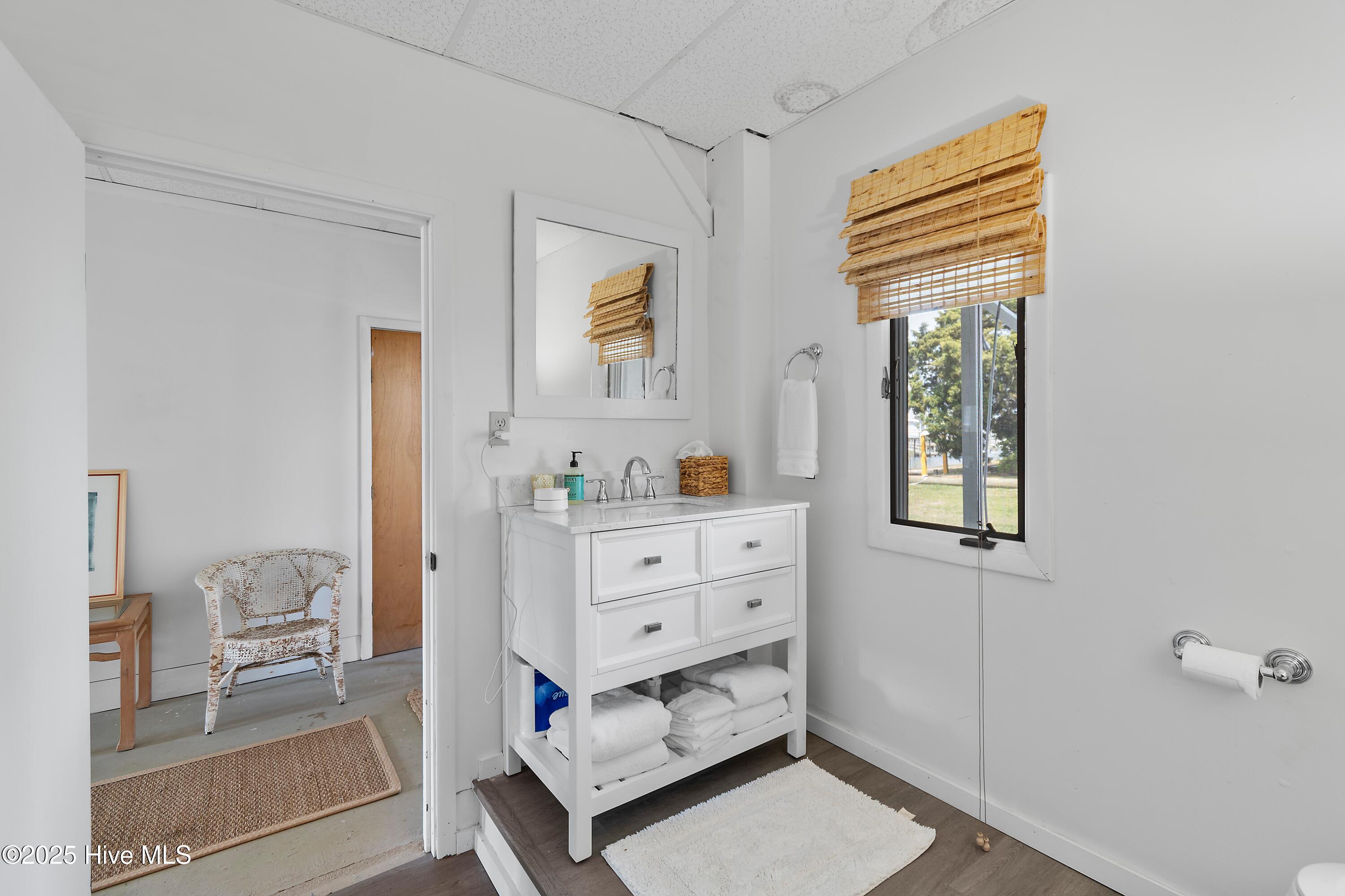 100503570 | Photo 43