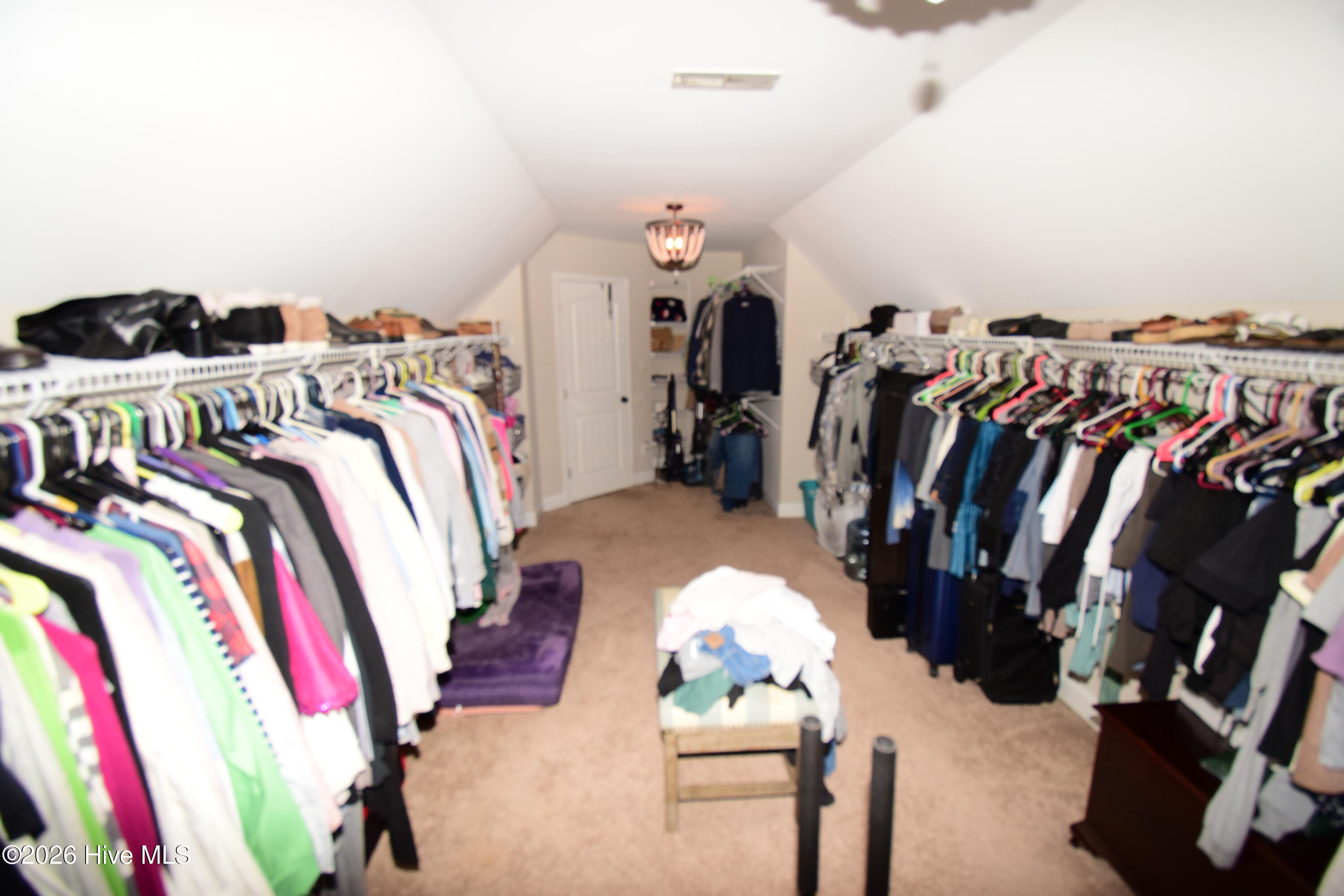 100566647 | Photo 34