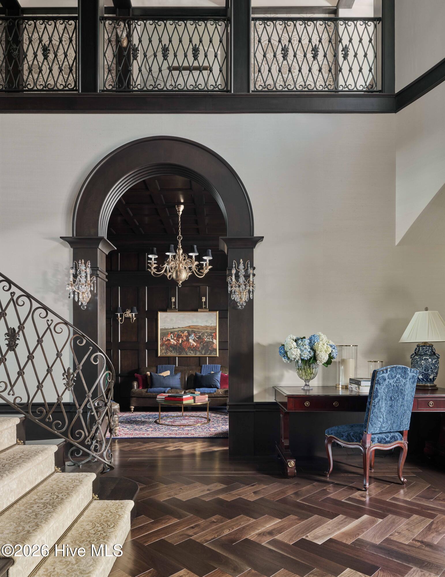 100569177 | Photo 12