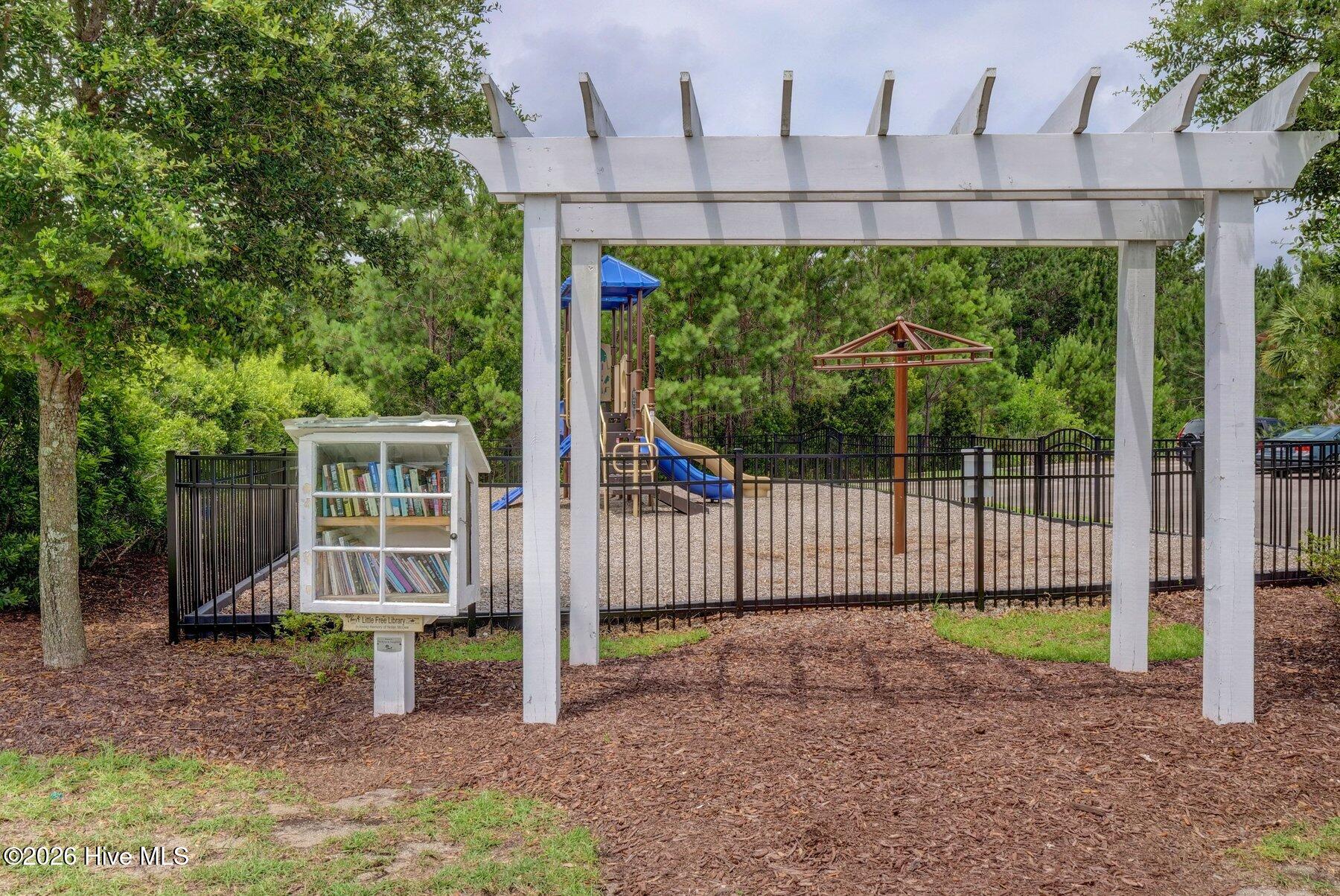 100556817 | Photo 53