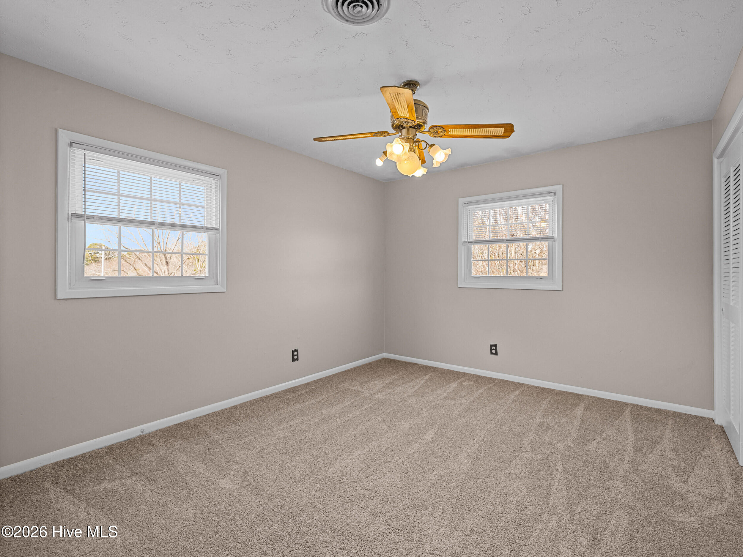 100552872 | Photo 35