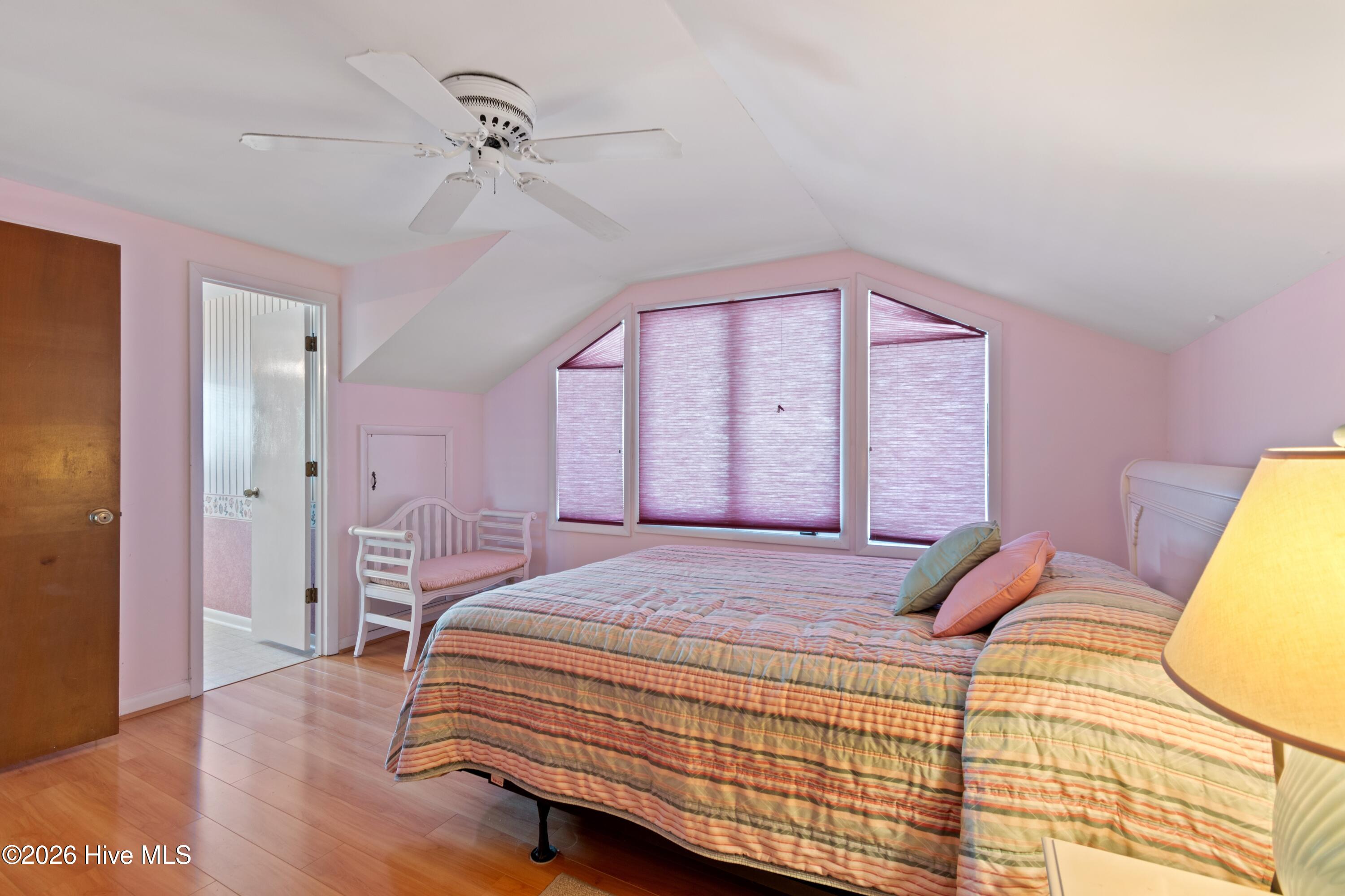 100553939 | Photo 34