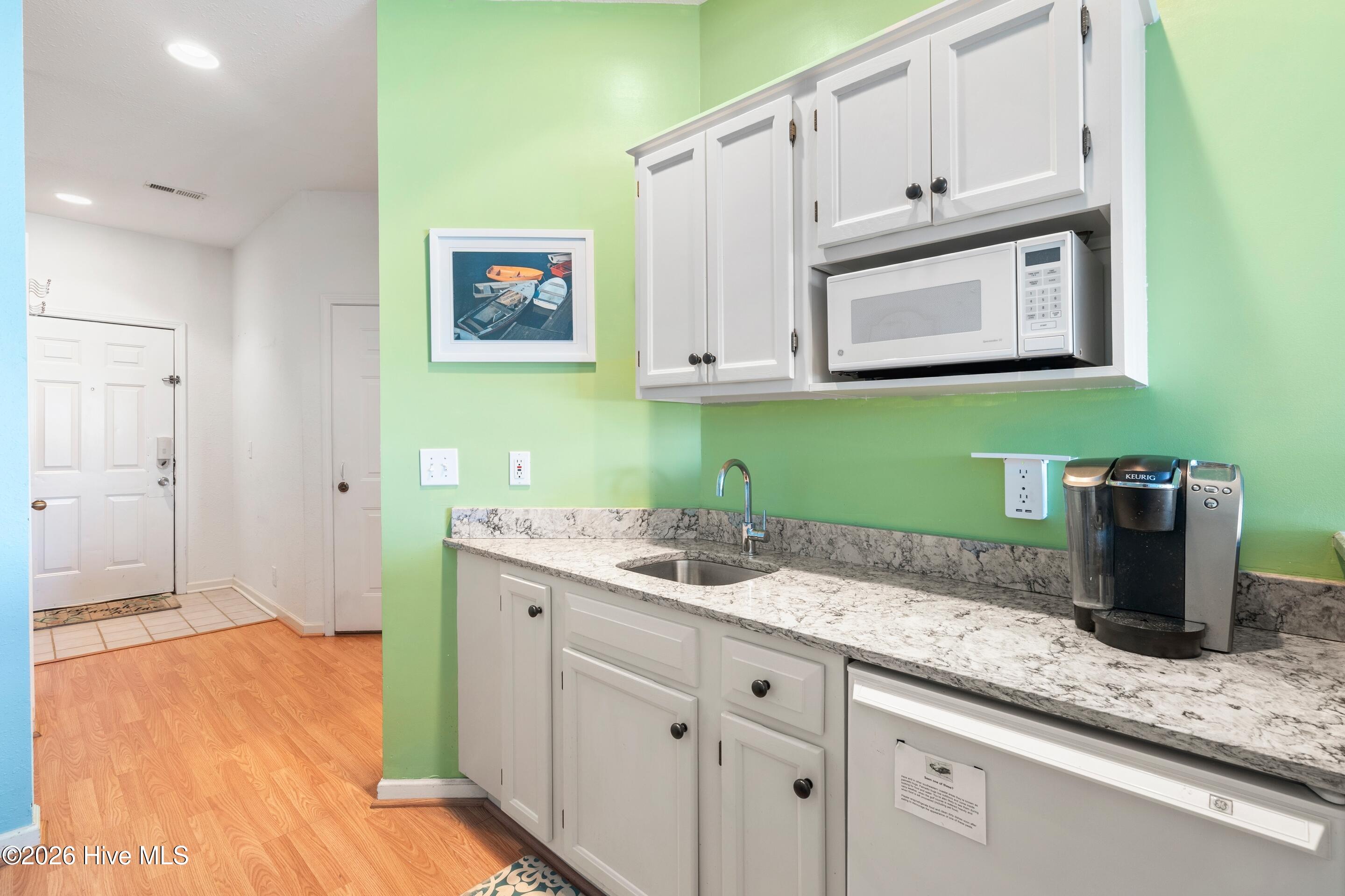 100548486 | Photo 45