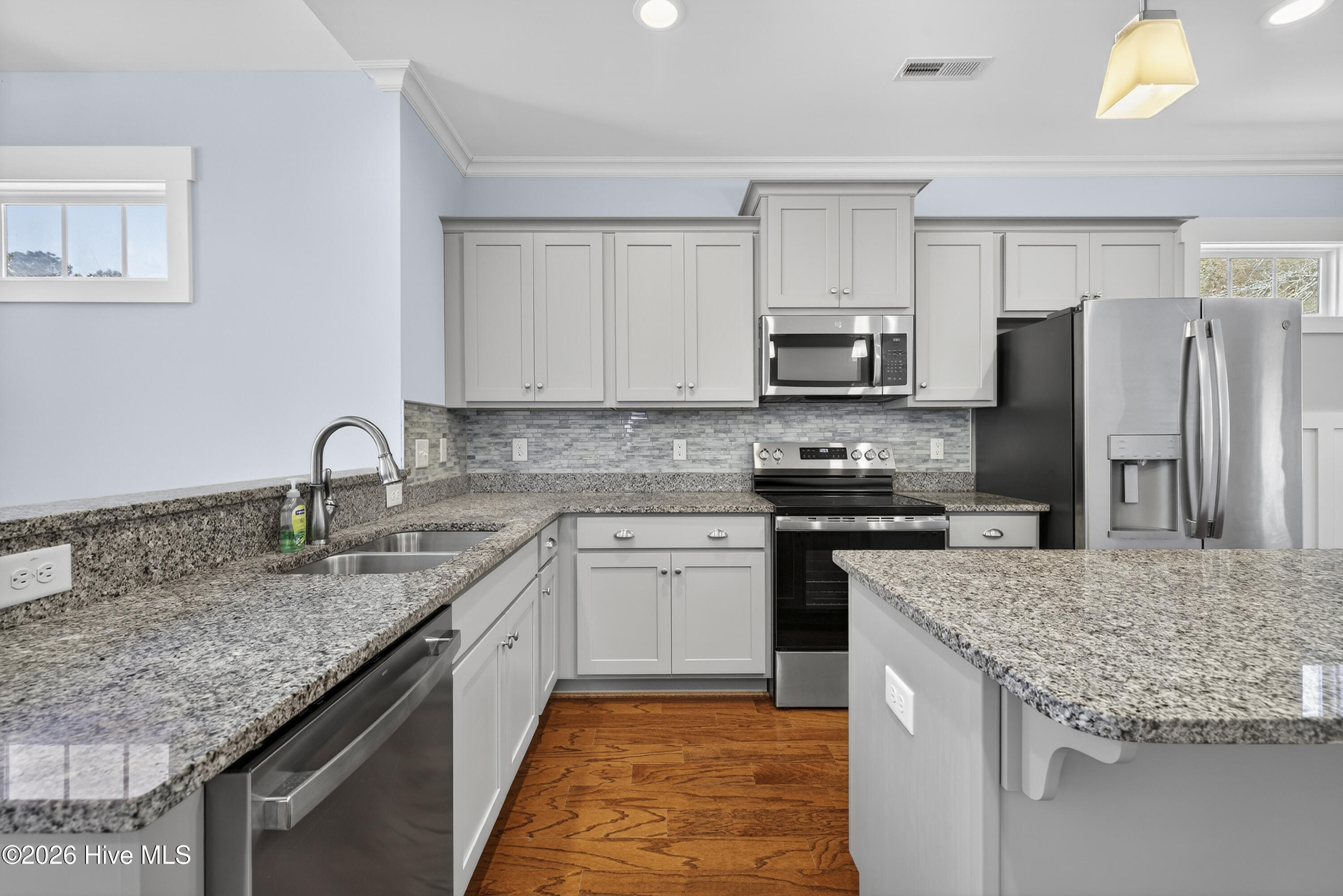 100552916 | Photo 21